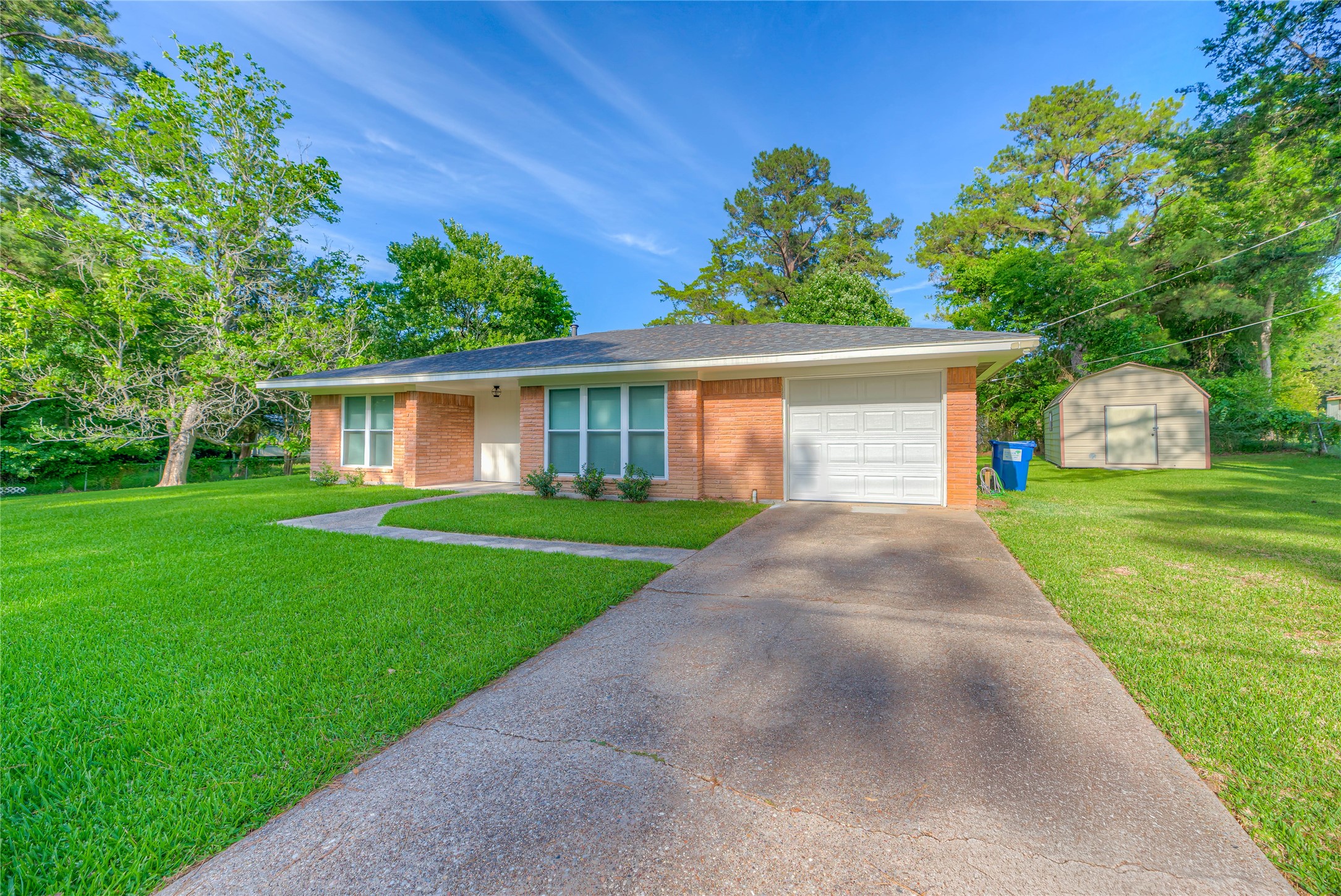 814 N Willis Avenue Property Photo 11