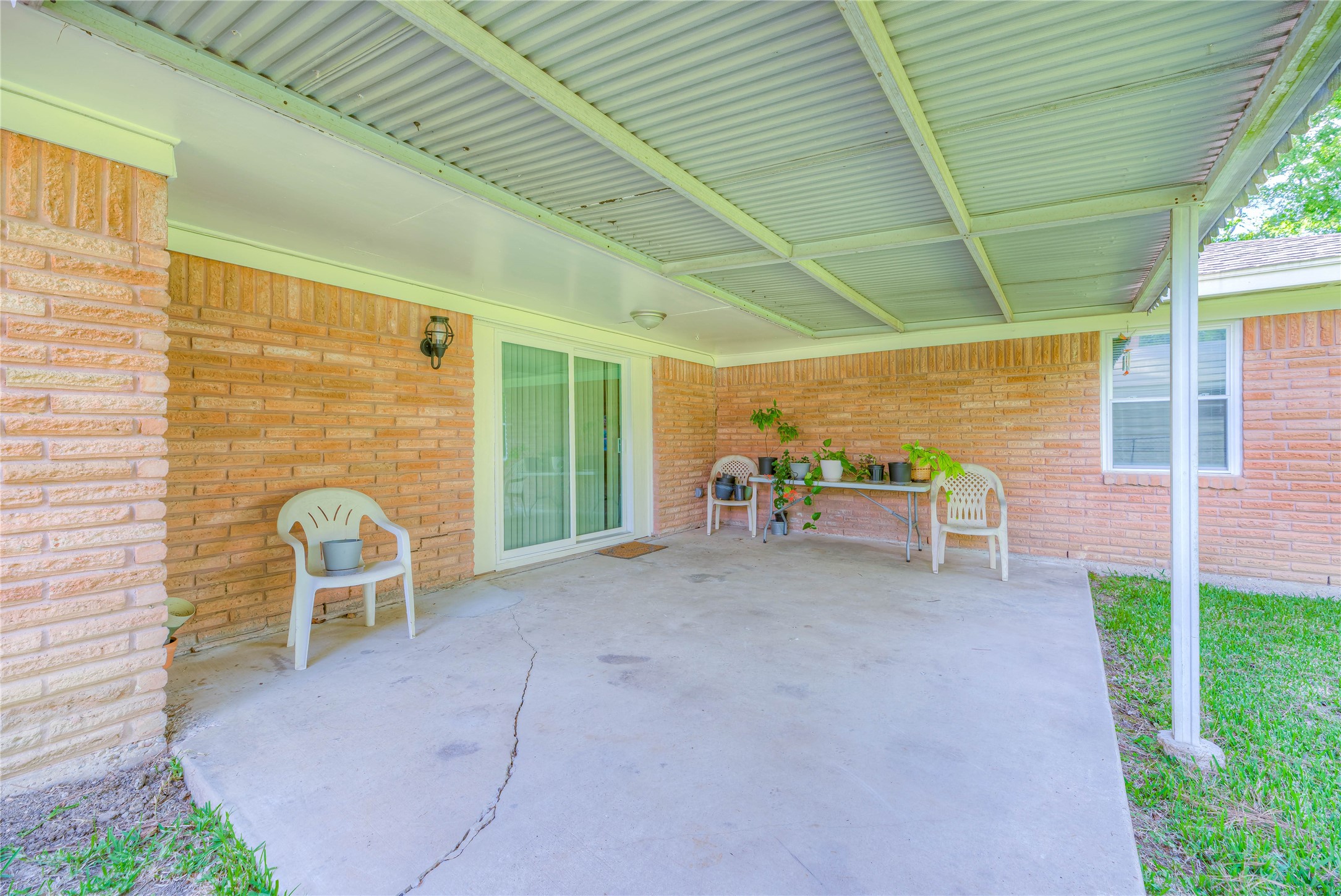 814 N Willis Avenue Property Photo 13