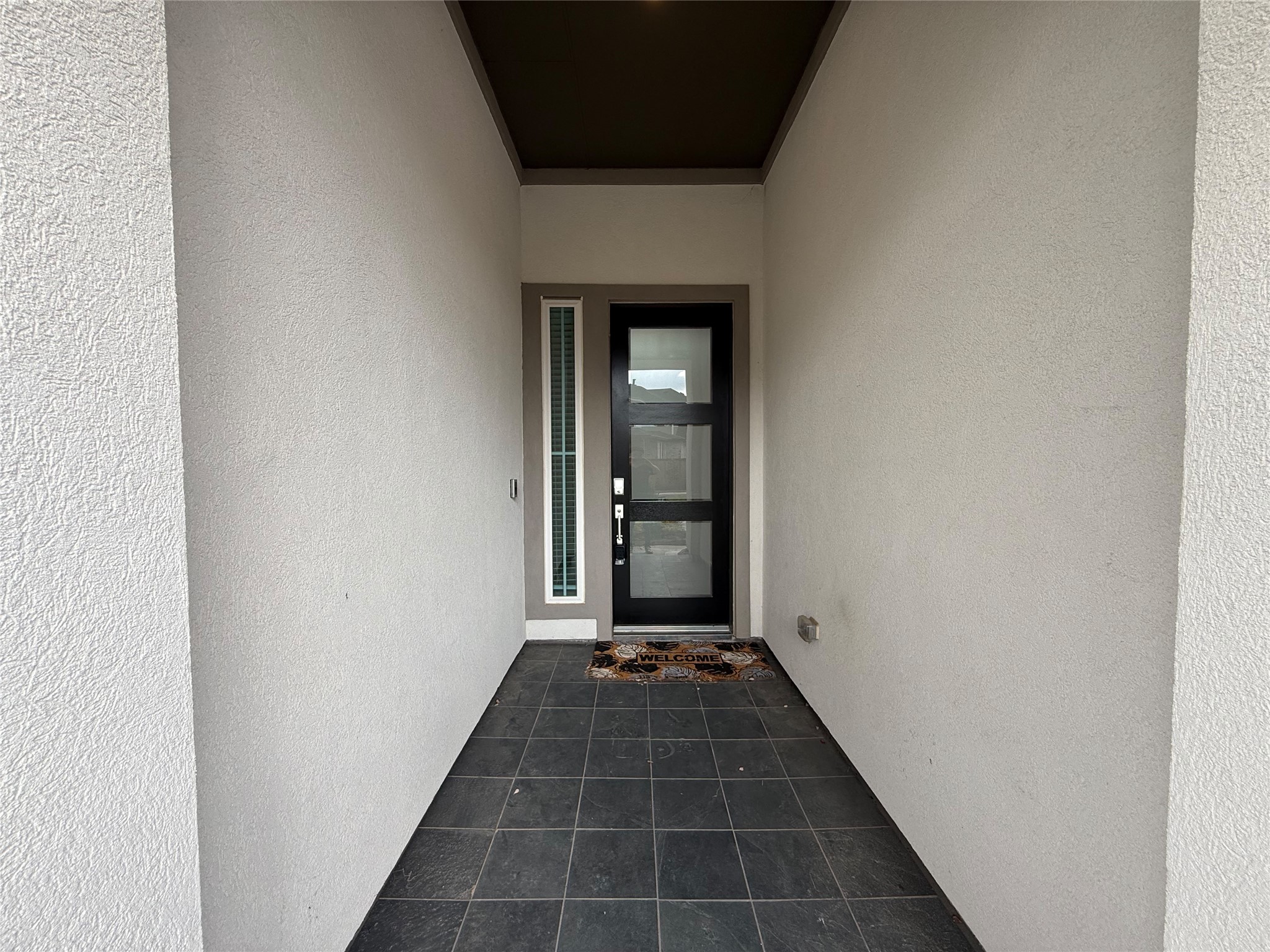 26022 Woods Bay Drive Property Photo 2