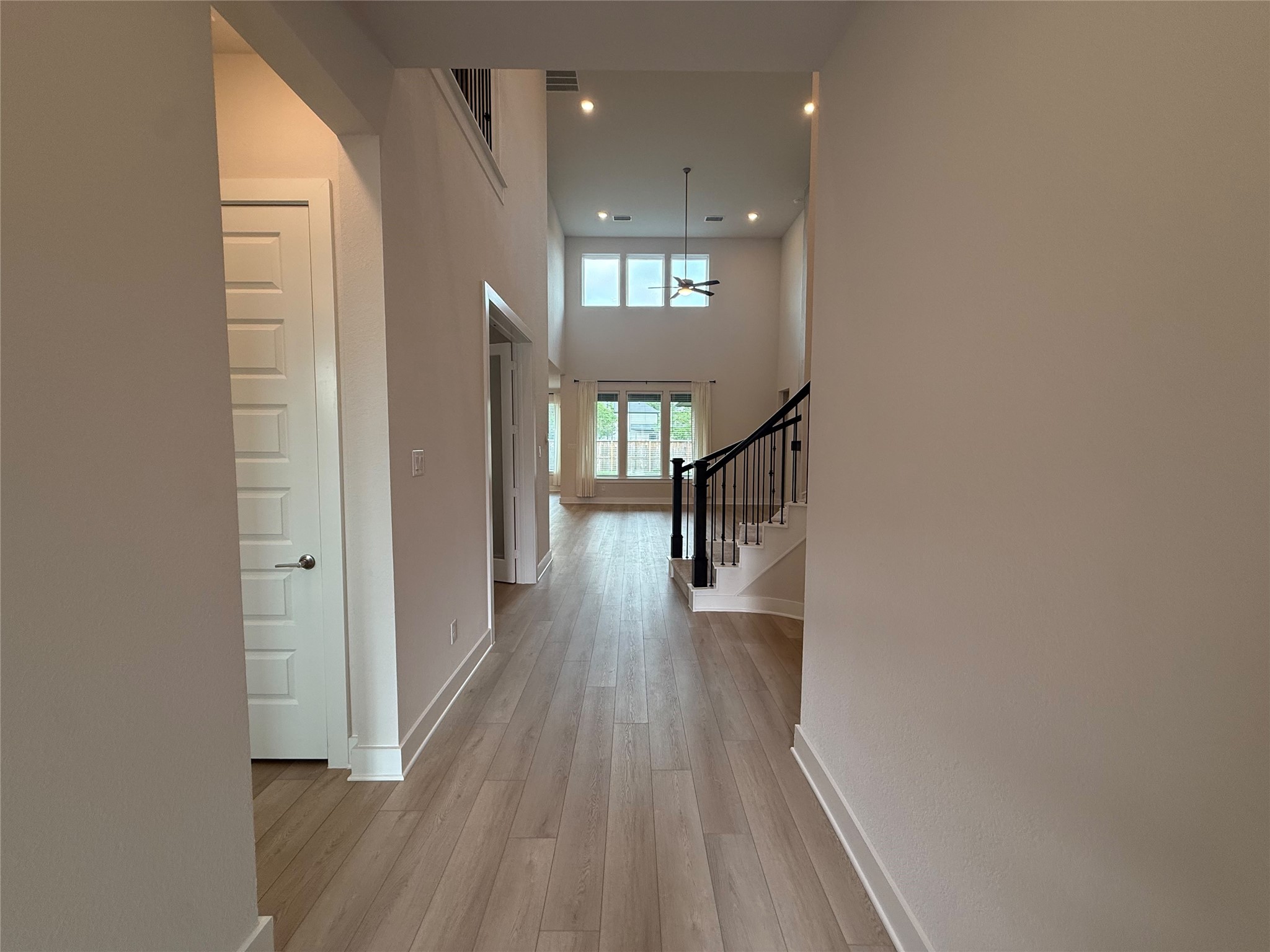 26022 Woods Bay Drive Property Photo 3