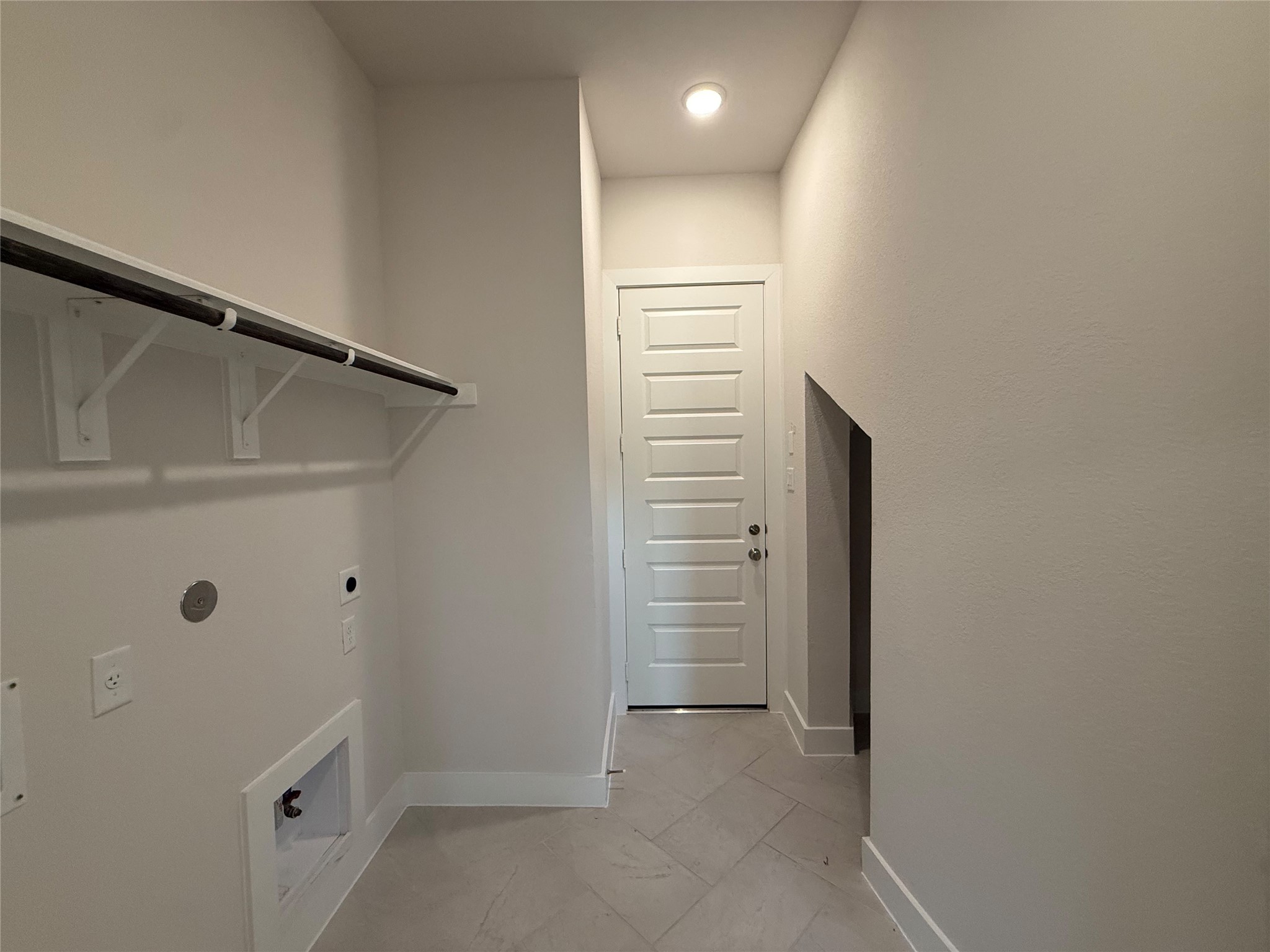 26022 Woods Bay Drive Property Photo 14