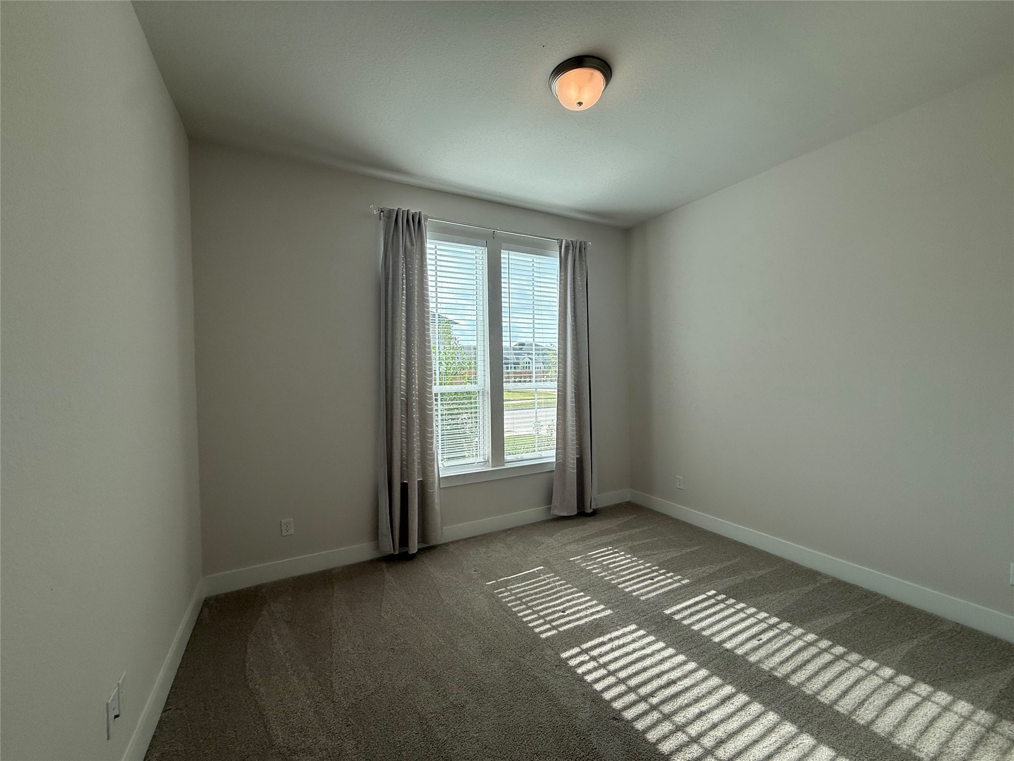 26022 Woods Bay Drive Property Photo 16