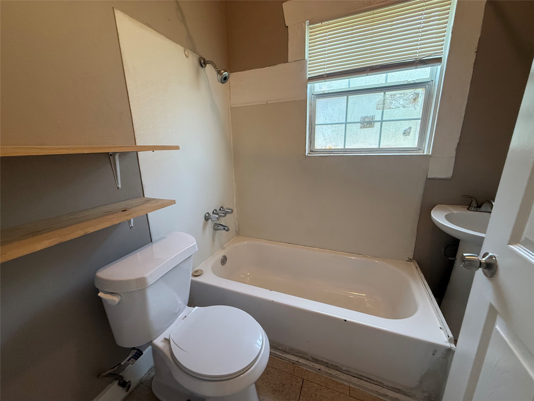 7301 Avenue L Property Photo 10