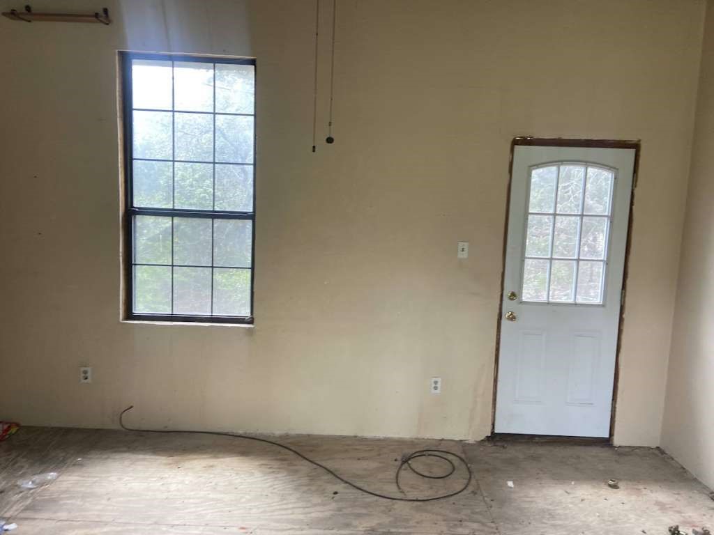 299 N Loop Drive Property Photo 2