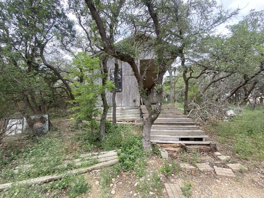 299 N Loop Drive Property Photo 10