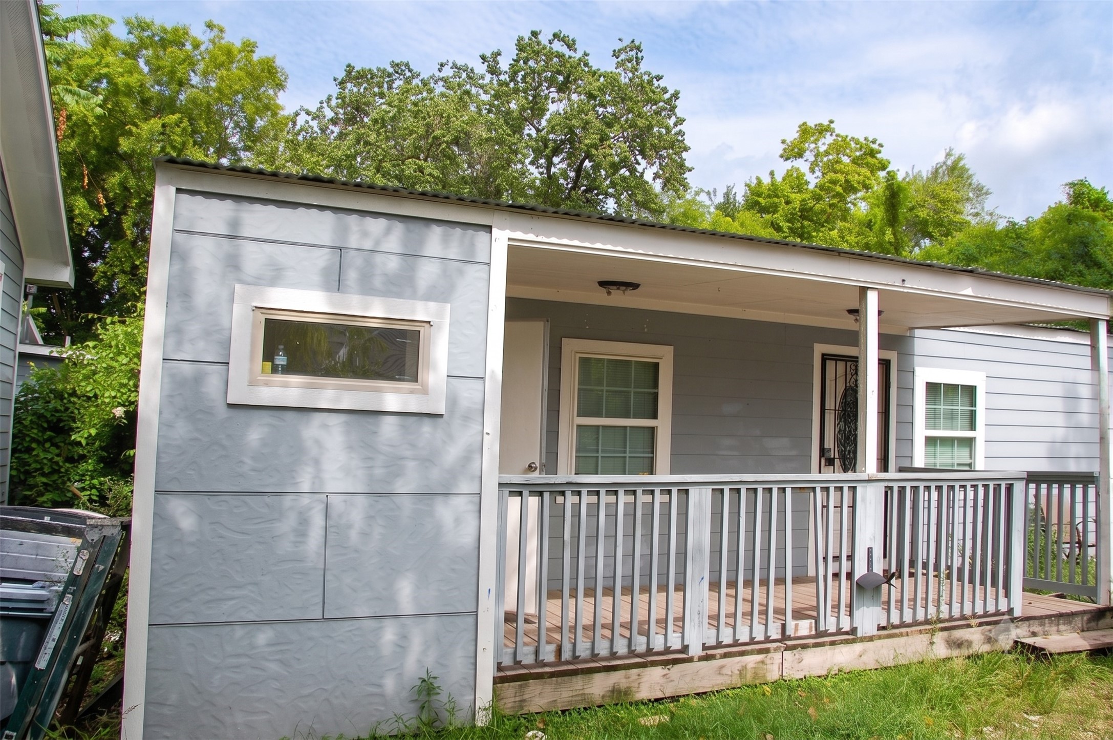 806 Granville Drive Property Photo 1