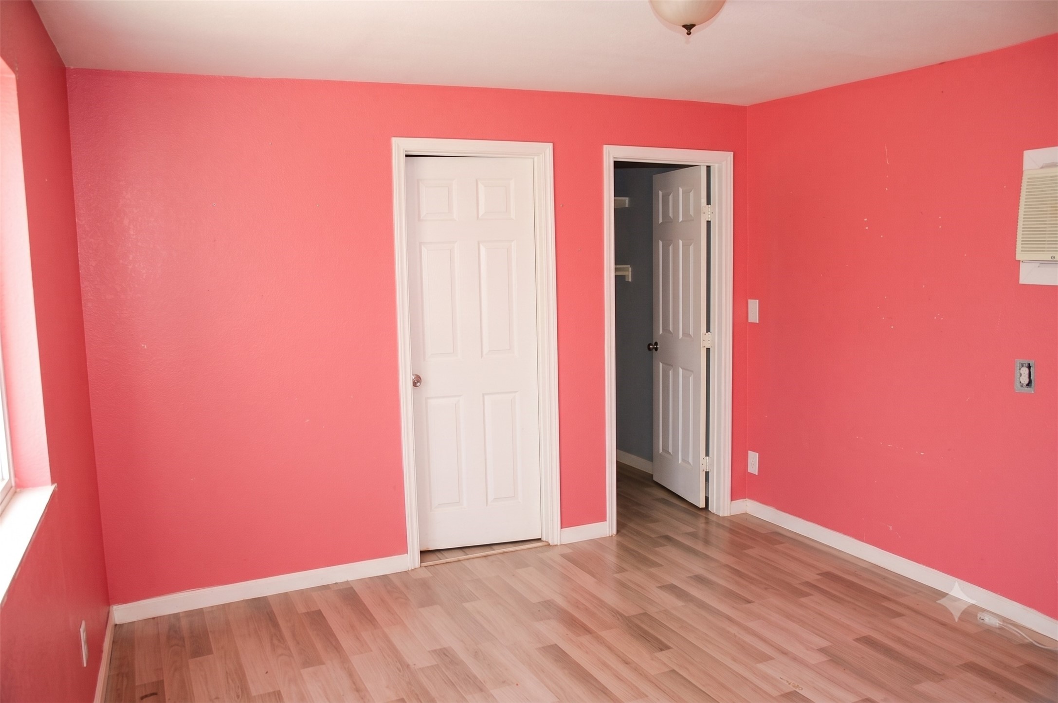806 Granville Drive Property Photo 4