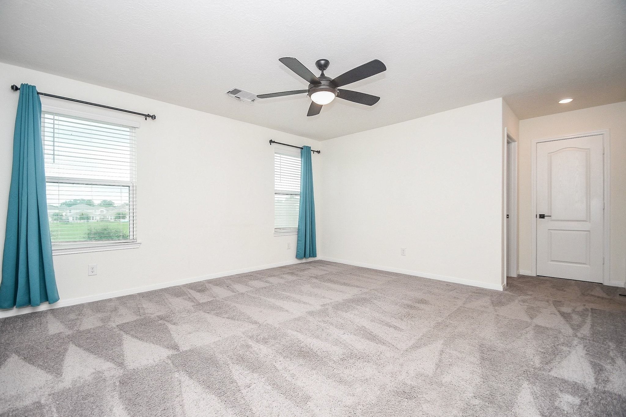 5027 Hickory Deer Lane Property Photo 15