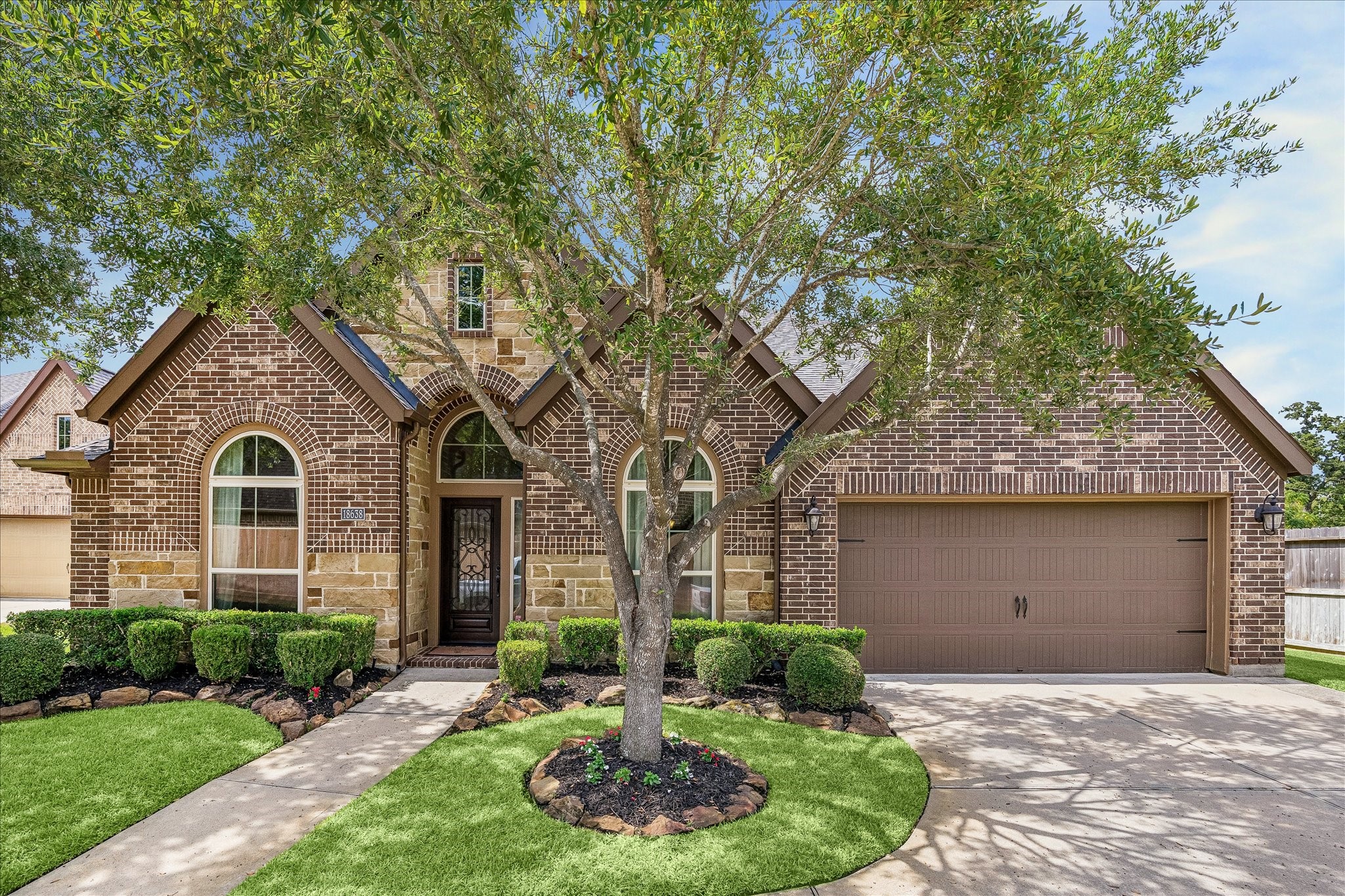 18638 Roslyn Springs Drive Property Photo 1