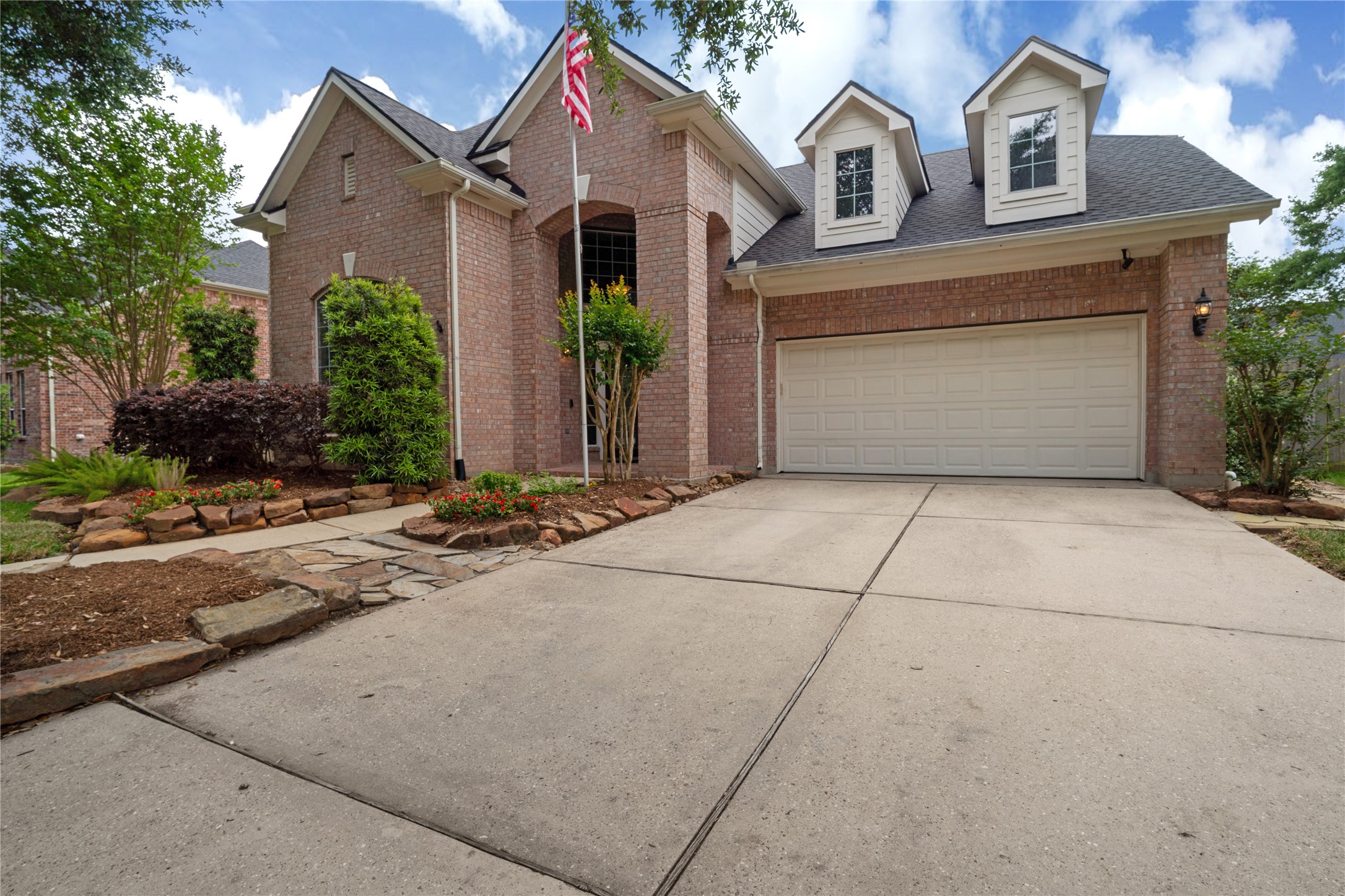2311 Chasebrook Trail Trail W Property Photo 2