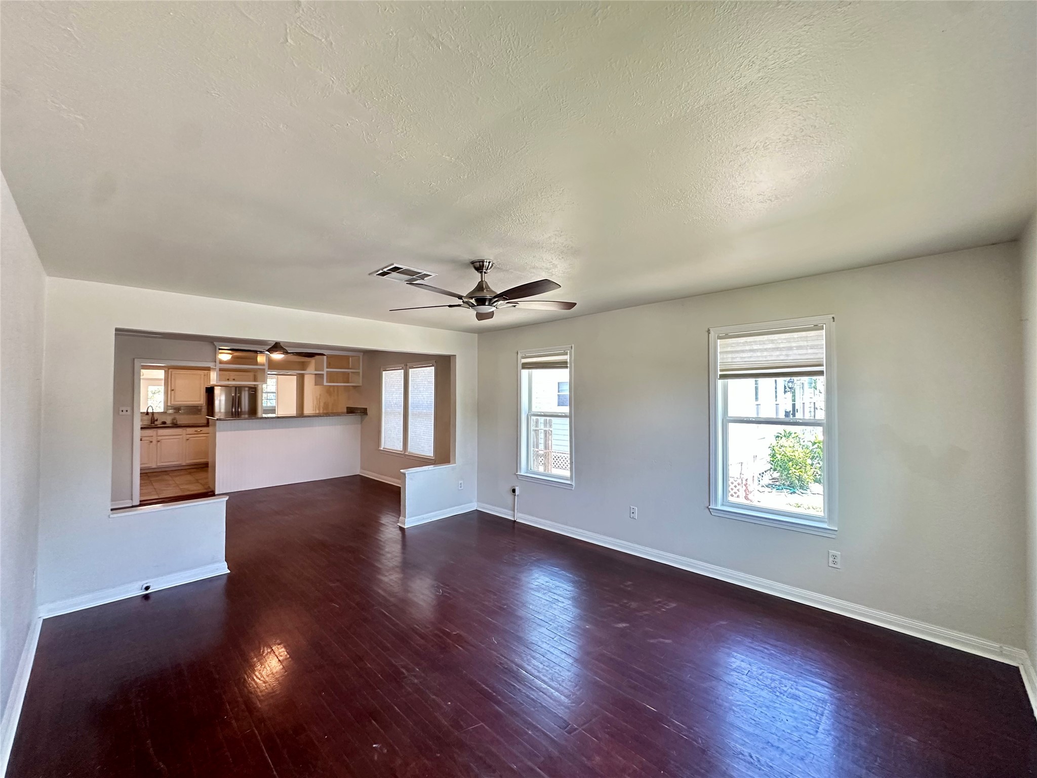 5222 Avenue O Property Photo 3