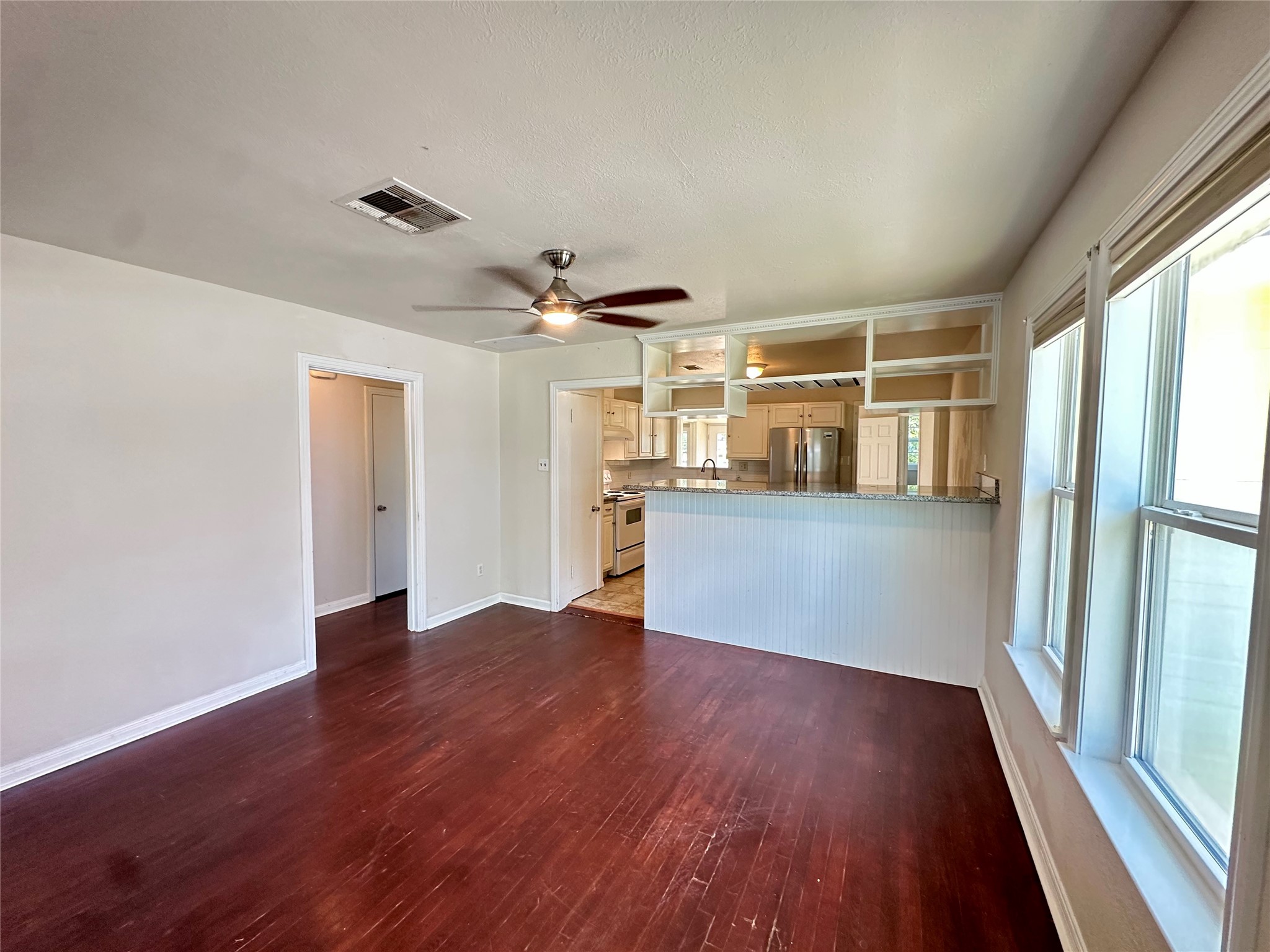 5222 Avenue O Property Photo 5