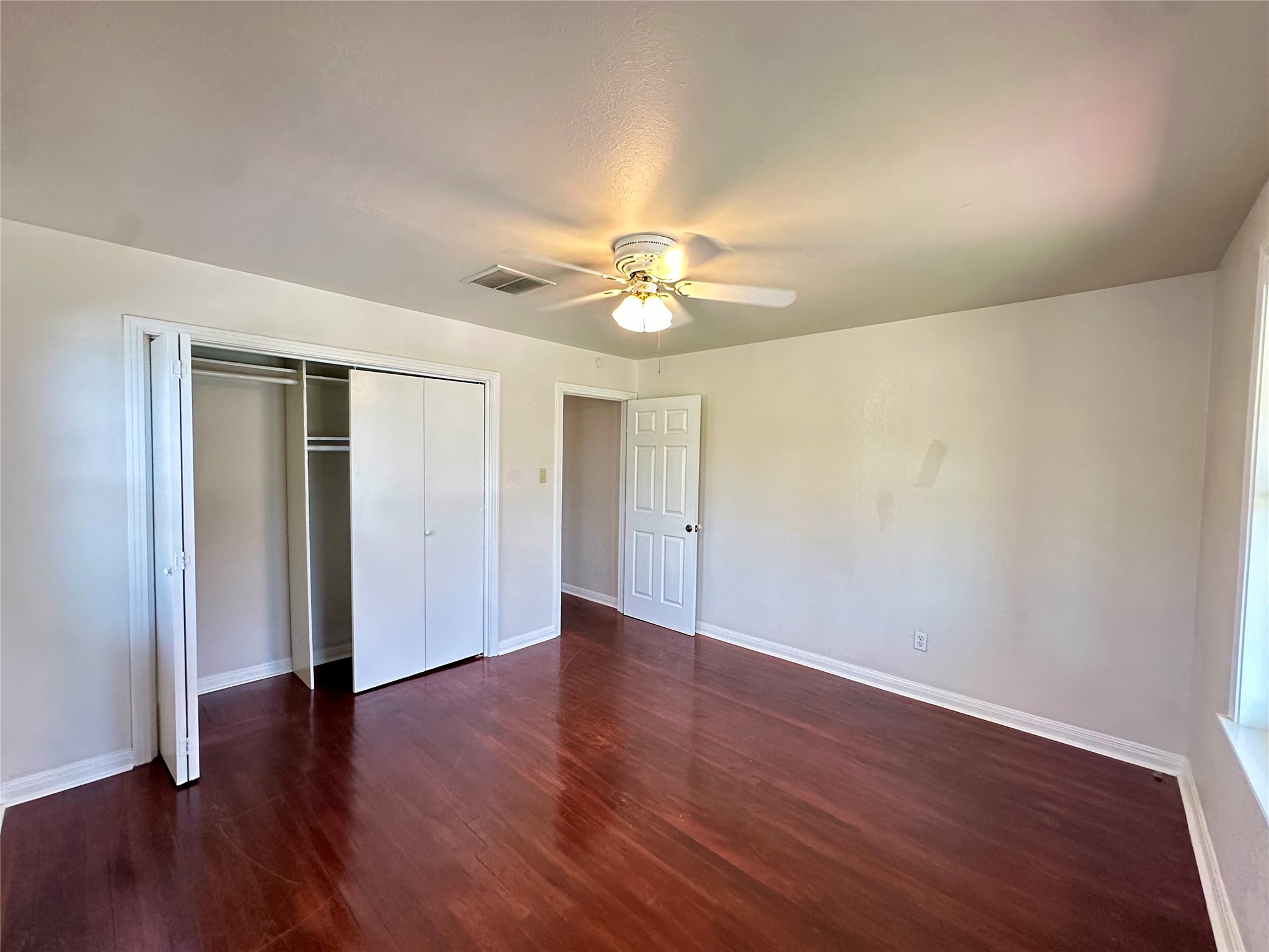 5222 Avenue O Property Photo 9