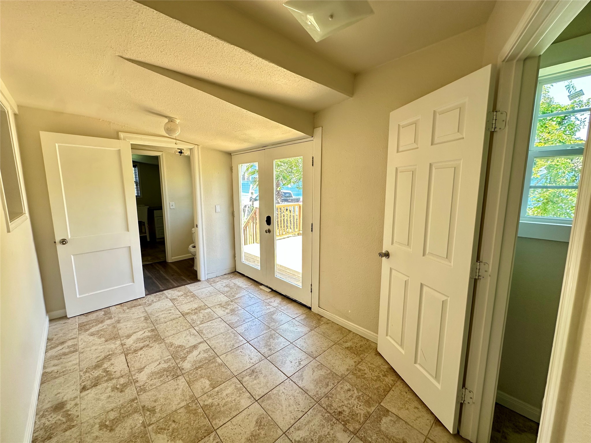 5222 Avenue O Property Photo 14