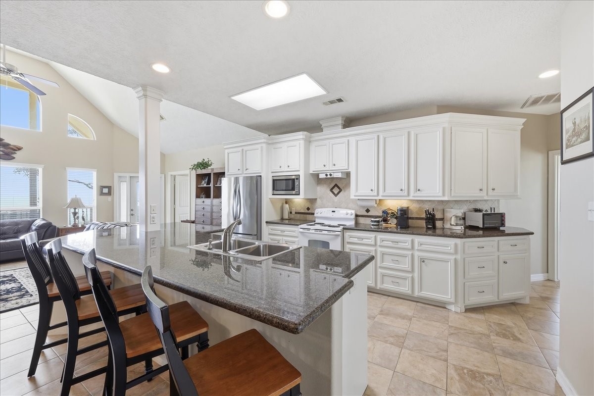 207 Heartfield Lane Property Photo 13