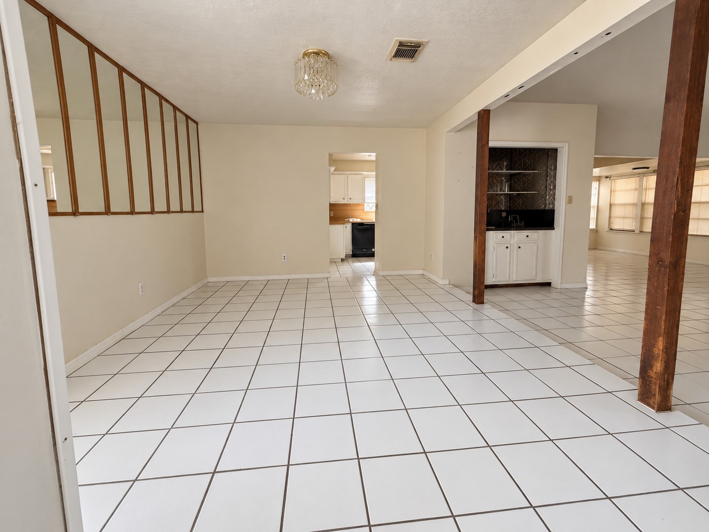 10434 Carlow Lane Property Photo 3