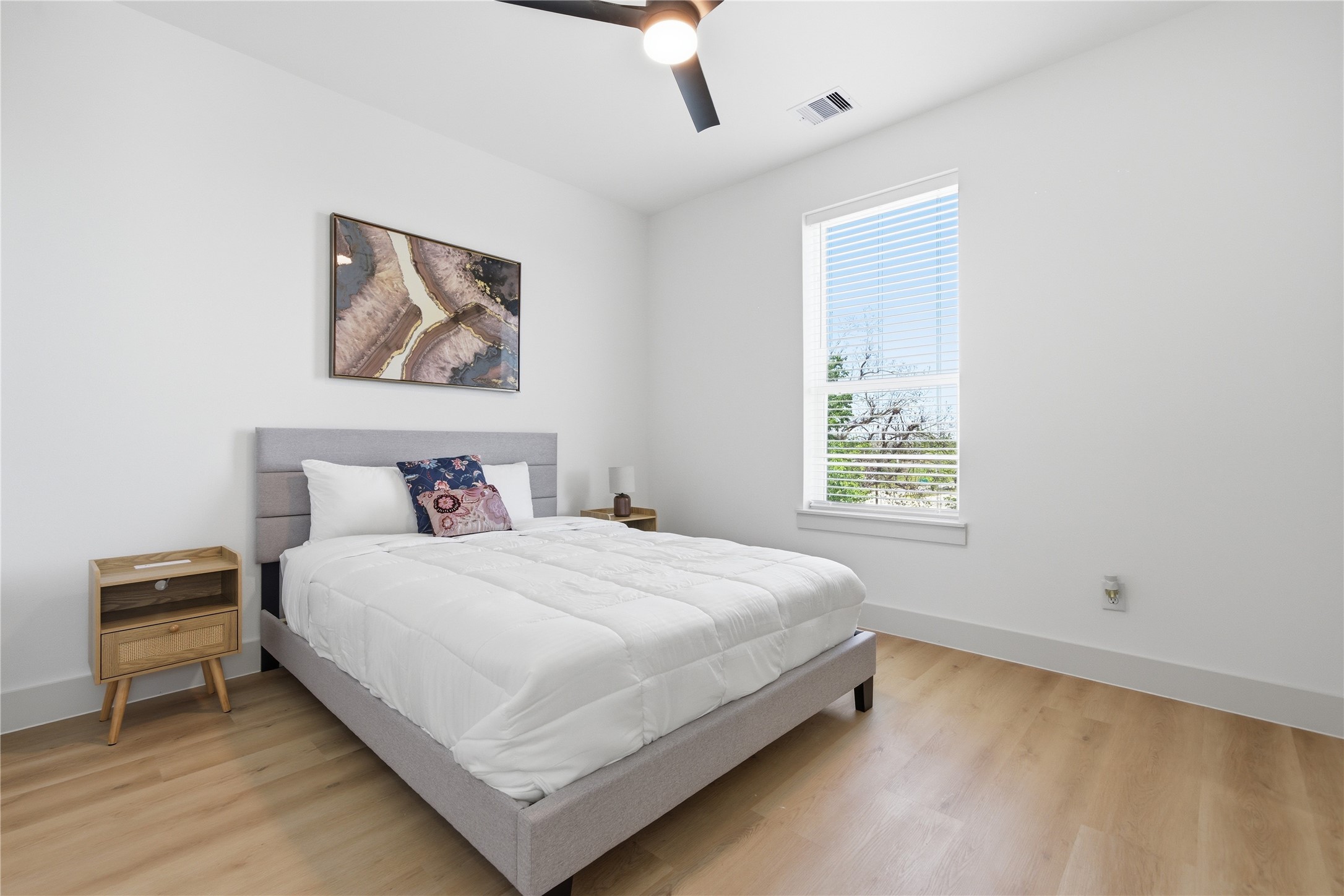 5505 Hershe Street Property Photo 11