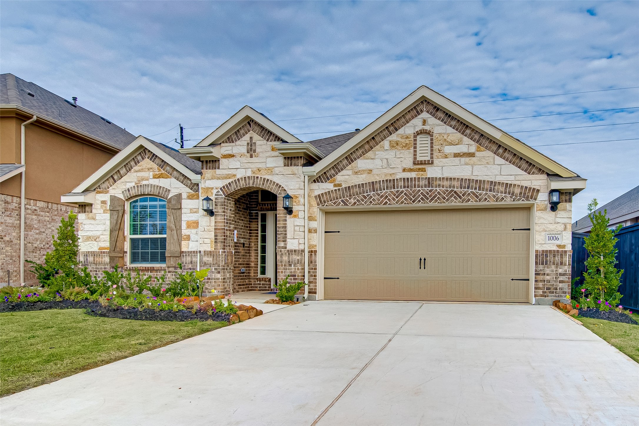 1006 Warm Summer Drive Property Photo 1