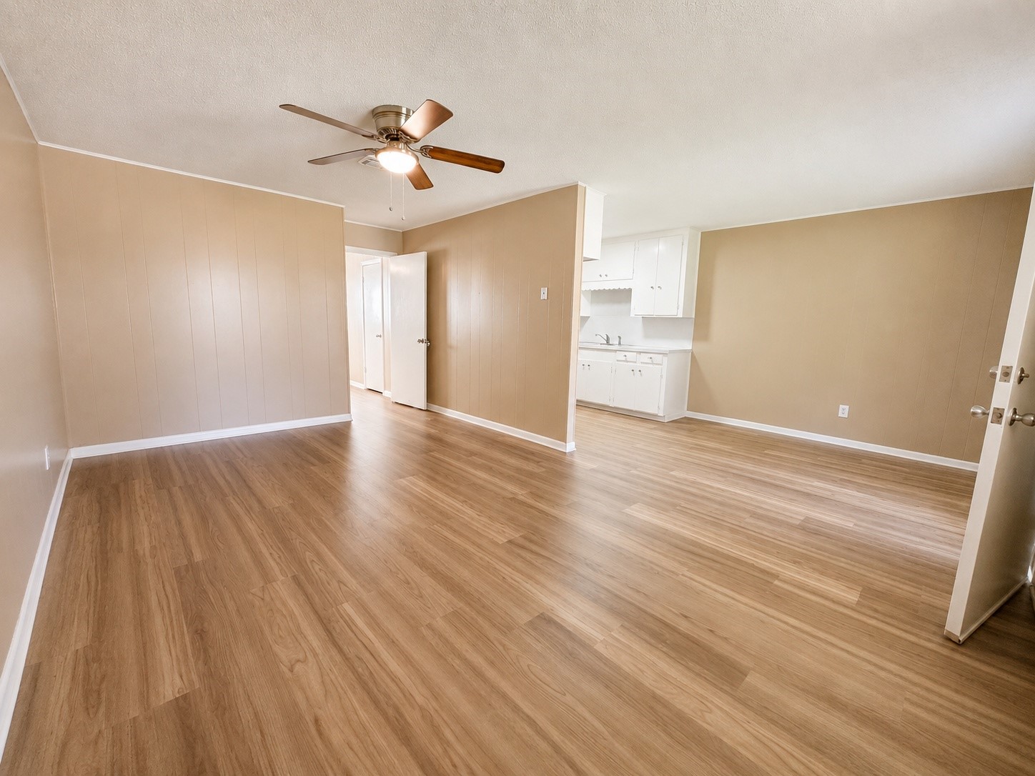 105 Heatonville Drive 6 Property Photo 2