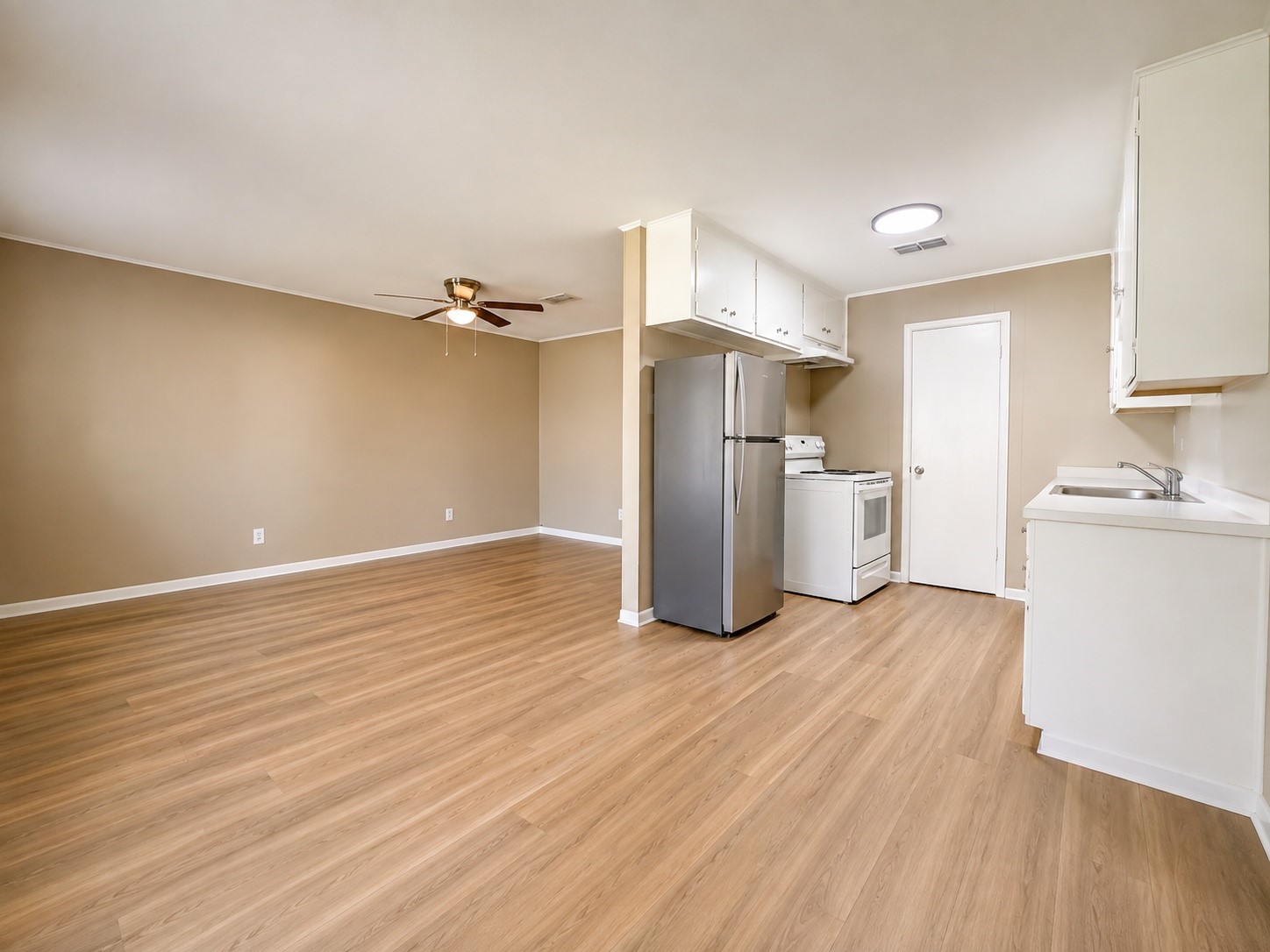 105 Heatonville Drive 6 Property Photo 3