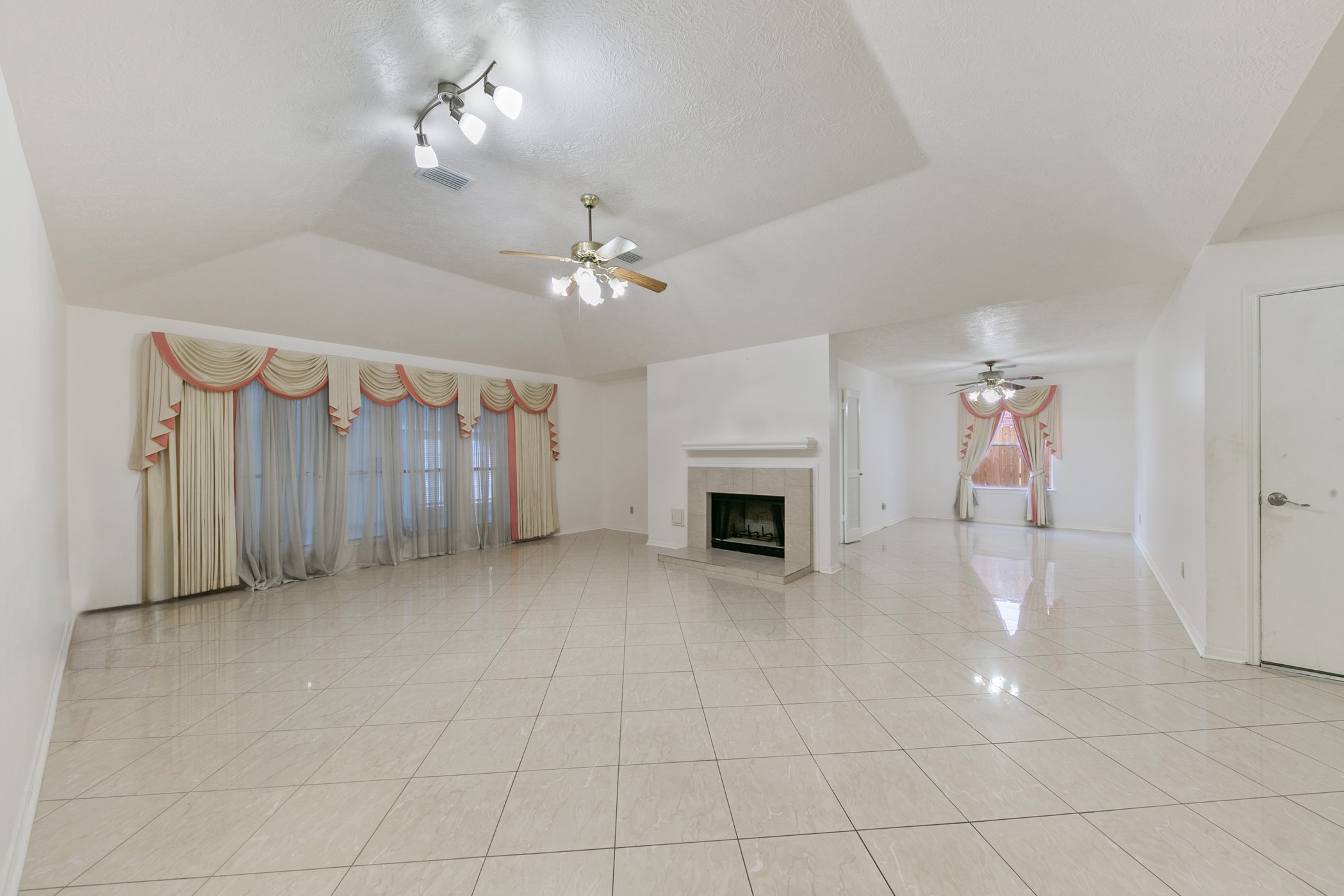4410 Monaco Lane Property Photo 3