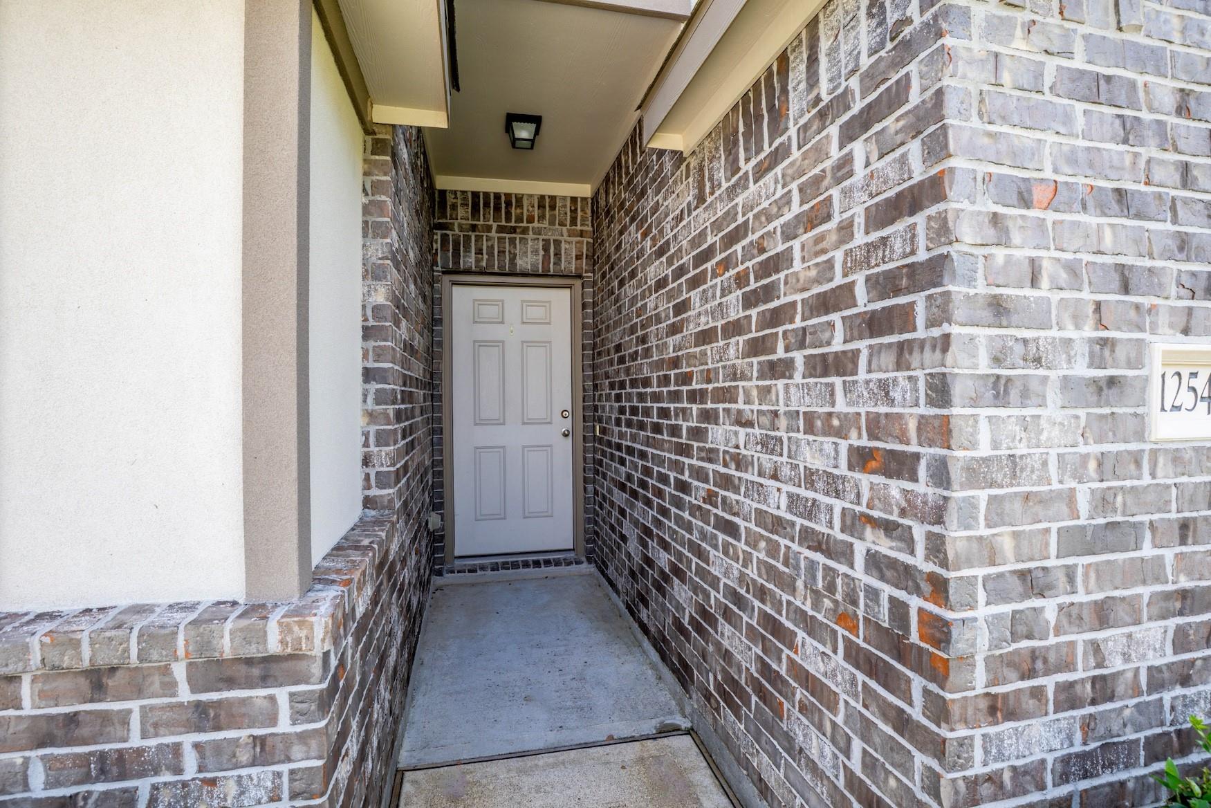 12542 Sabine Point Drive Property Photo 2
