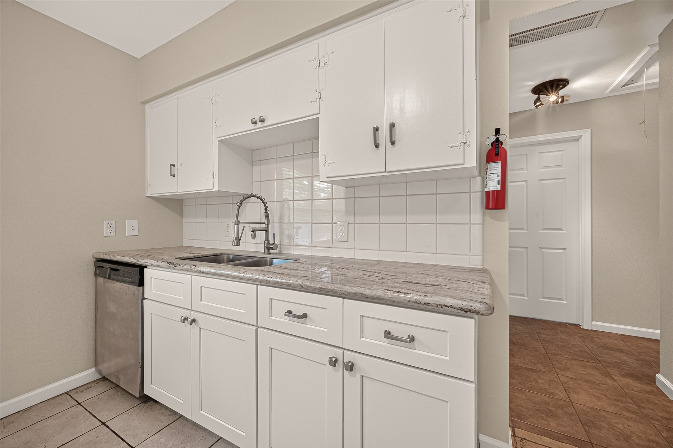 8402 Bascom Lane Property Photo 12