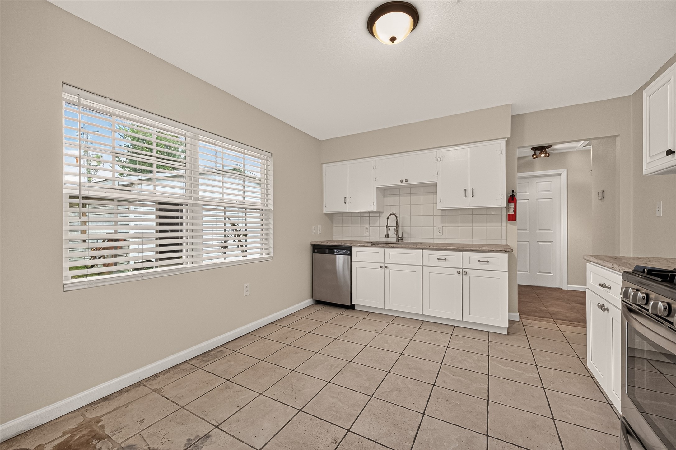 8402 Bascom Lane Property Photo 16