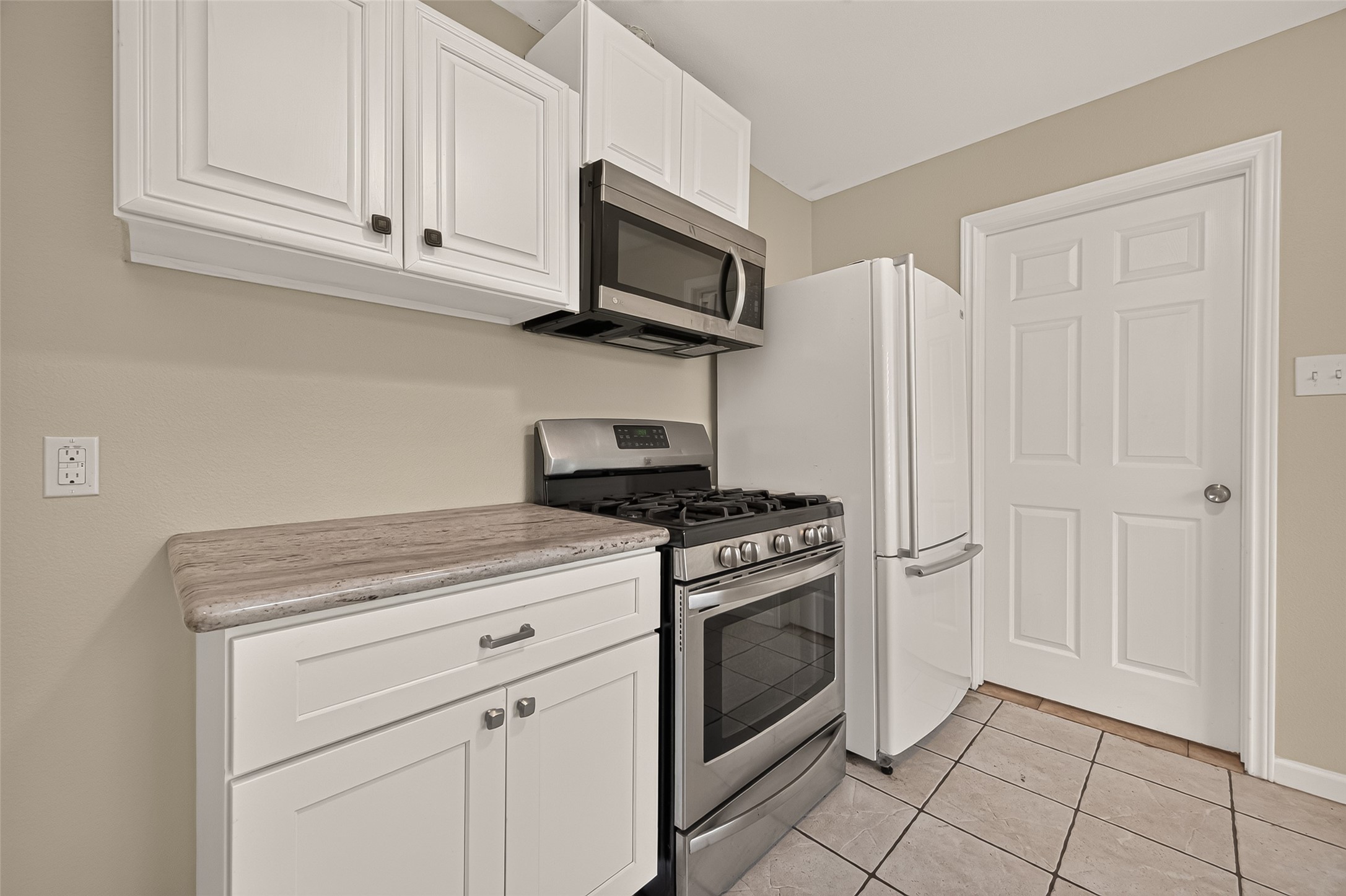 8402 Bascom Lane Property Photo 17