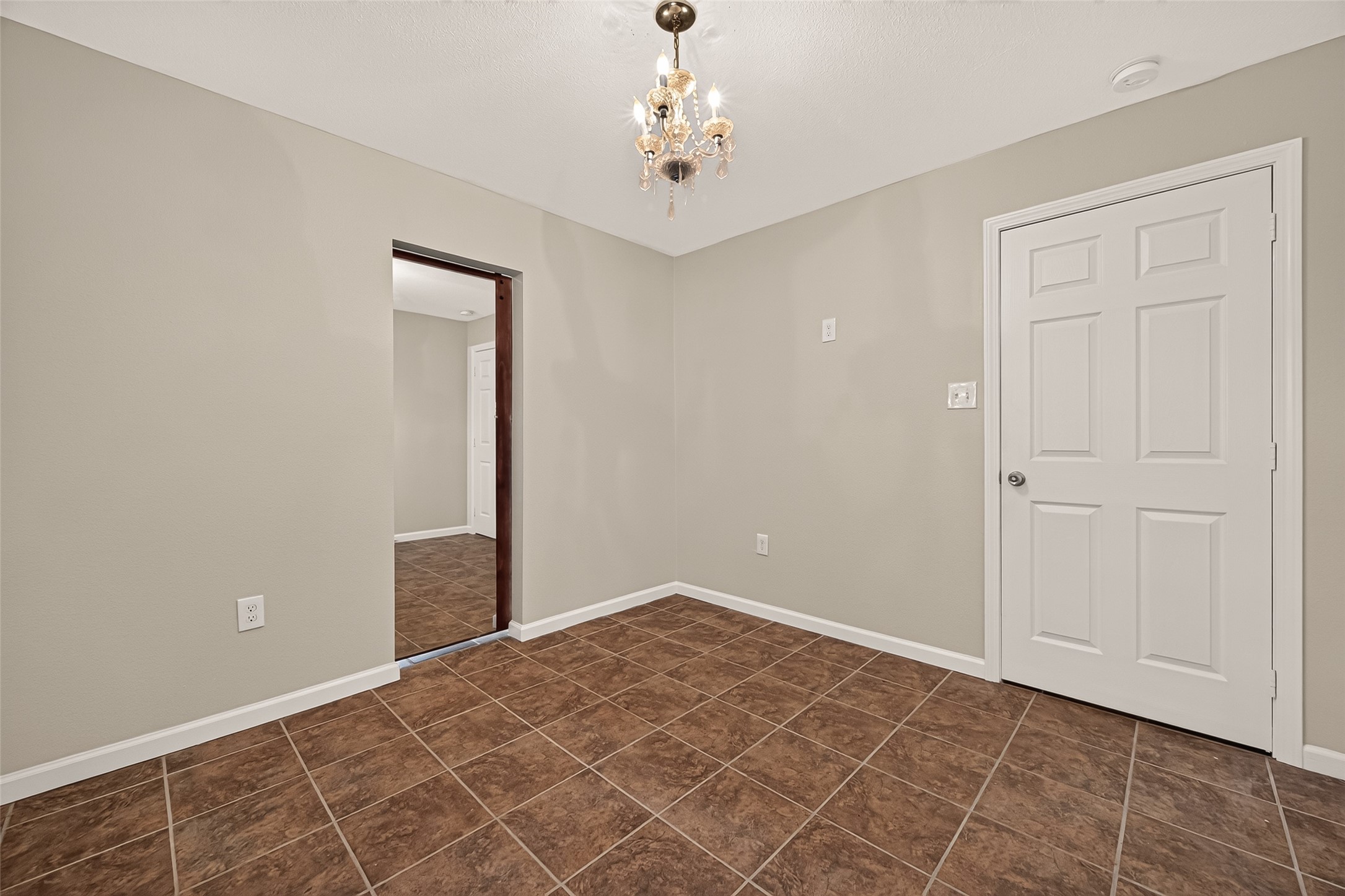 8402 Bascom Lane Property Photo 24