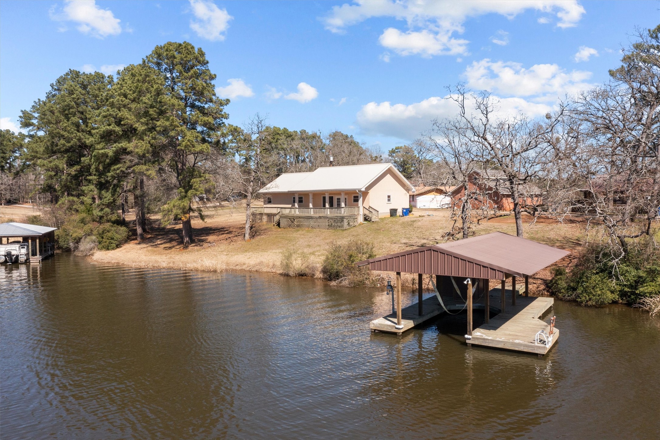 160 Lookout Point Drive Property Photo 12