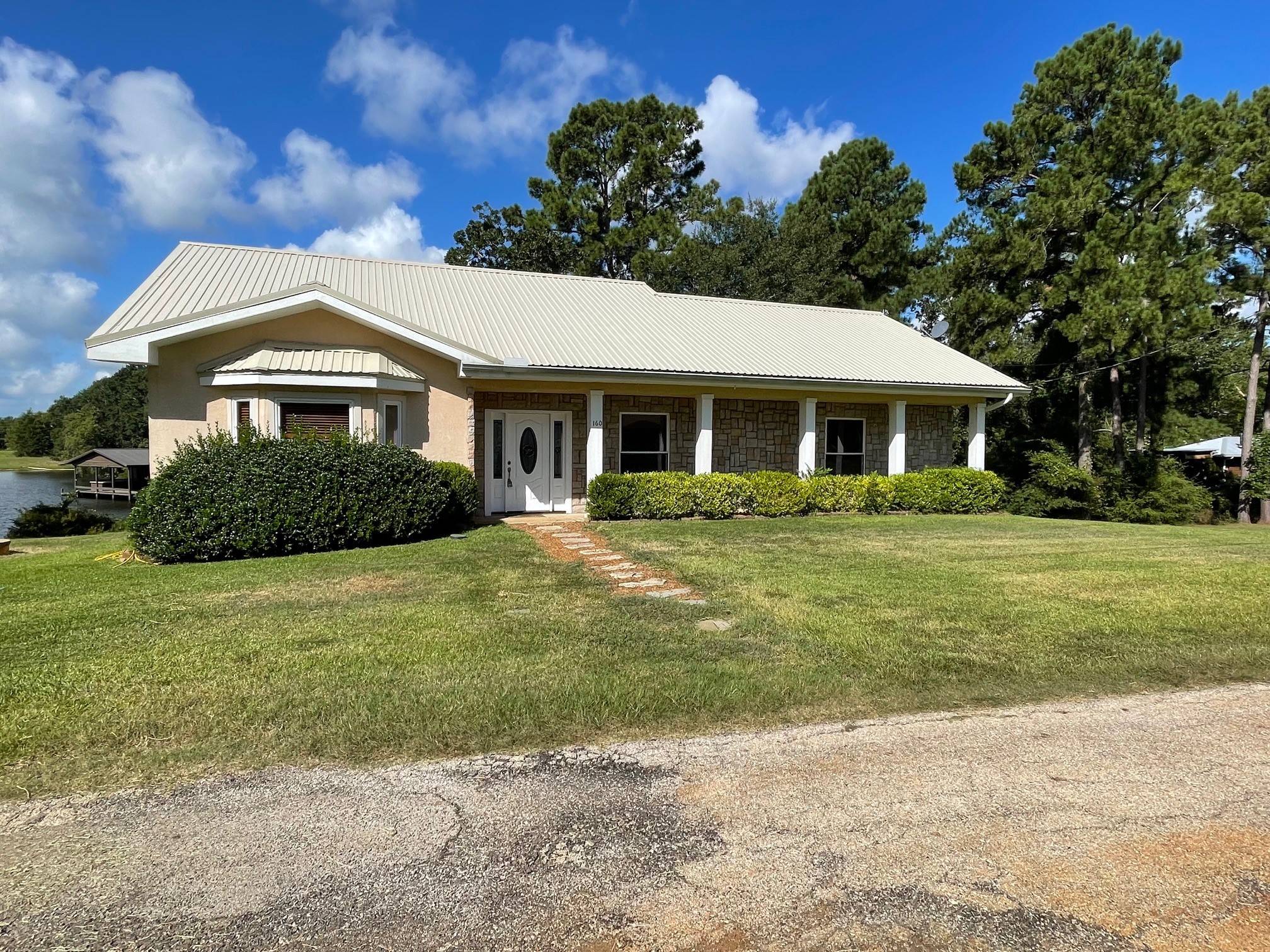 160 Lookout Point Drive Property Photo 15