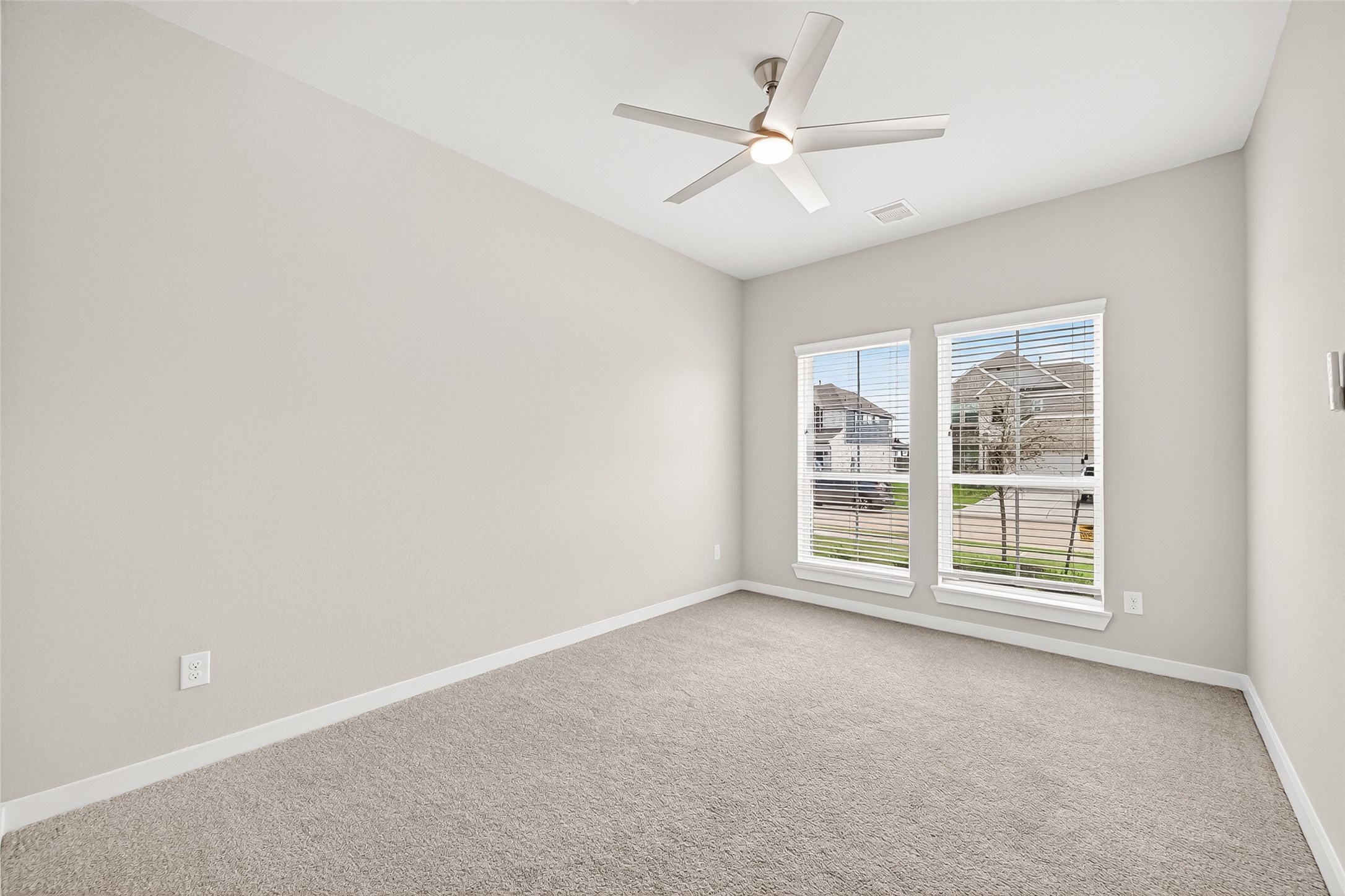 305 E Tranquil Fields Lane Property Photo 5