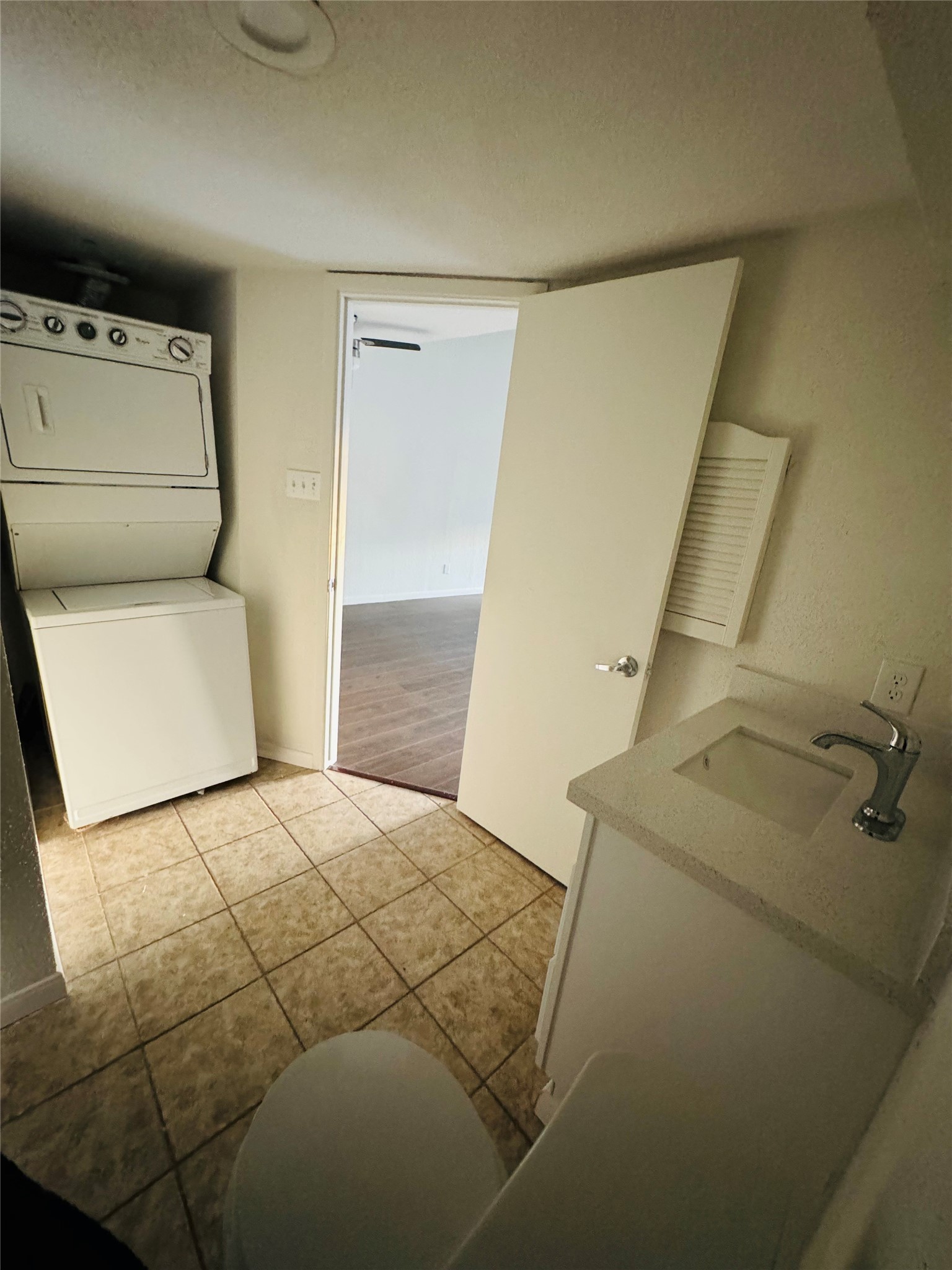 17210 Imperial Valley Drive 61 Property Photo 16