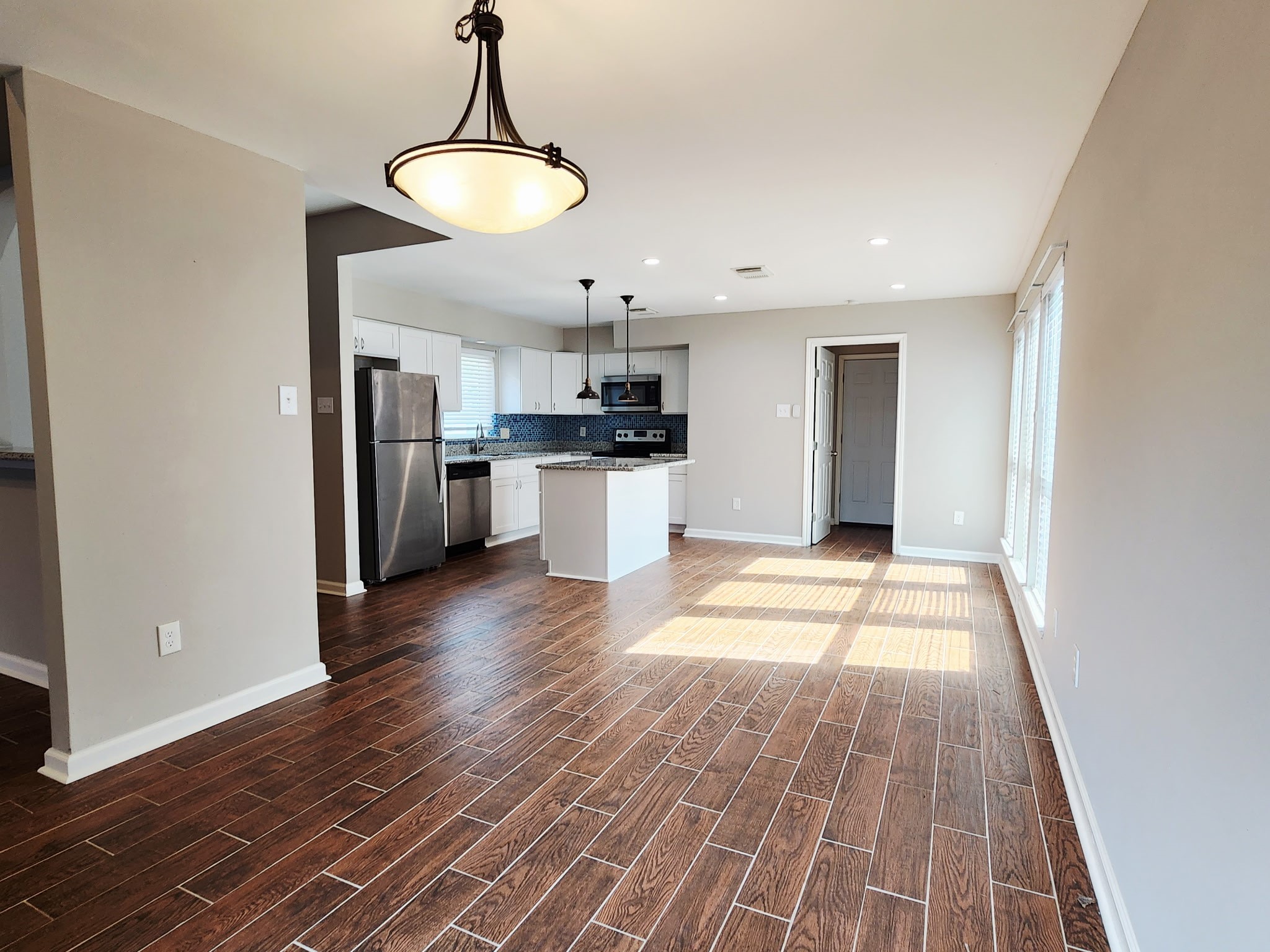 15506 Pine Mountain Drive Property Photo 4