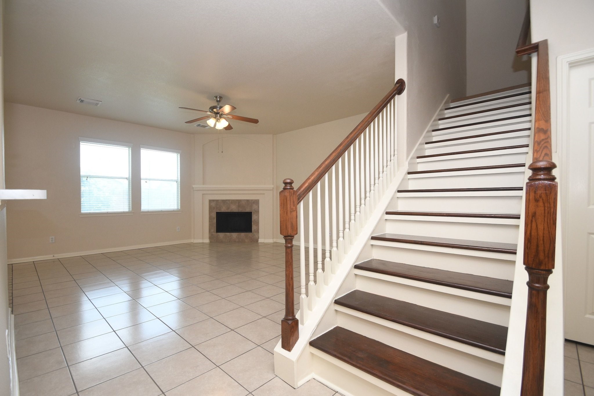 13111 Rippling Creek Lane Property Photo 4