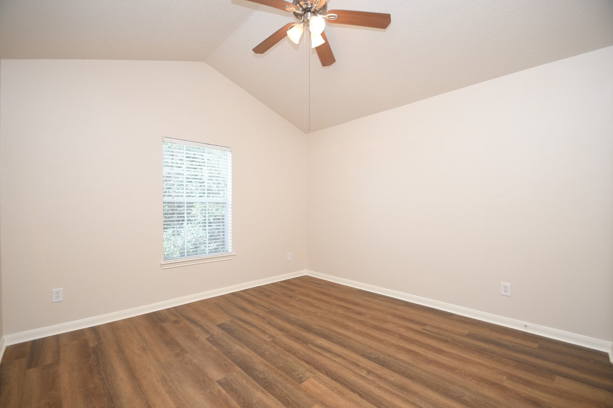 13111 Rippling Creek Lane Property Photo 12