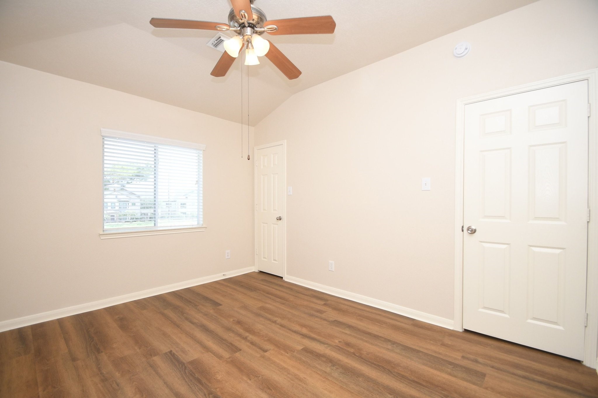 13111 Rippling Creek Lane Property Photo 14