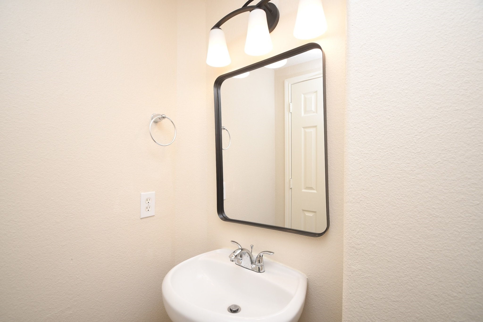 13111 Rippling Creek Lane Property Photo 17