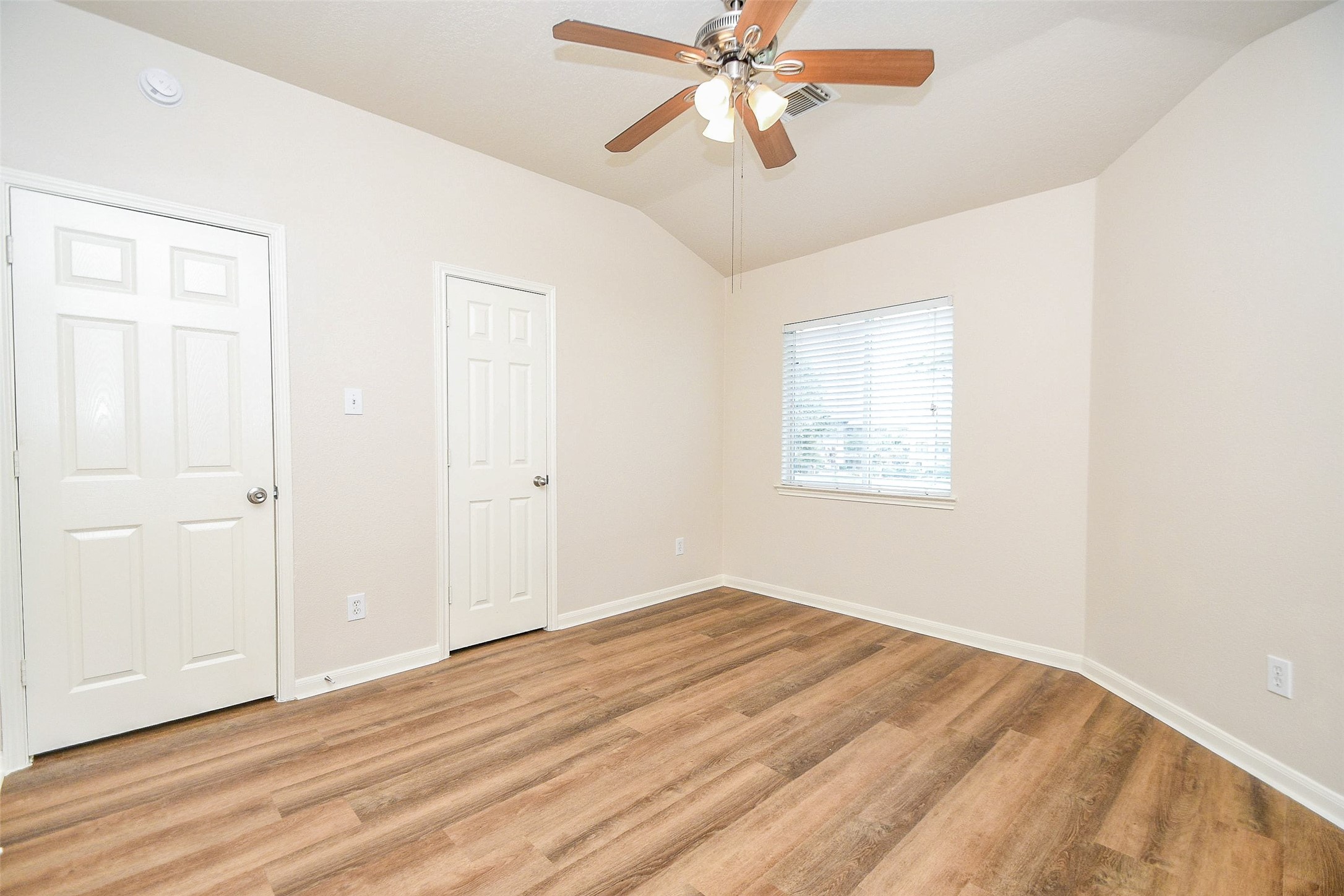 13111 Rippling Creek Lane Property Photo 43