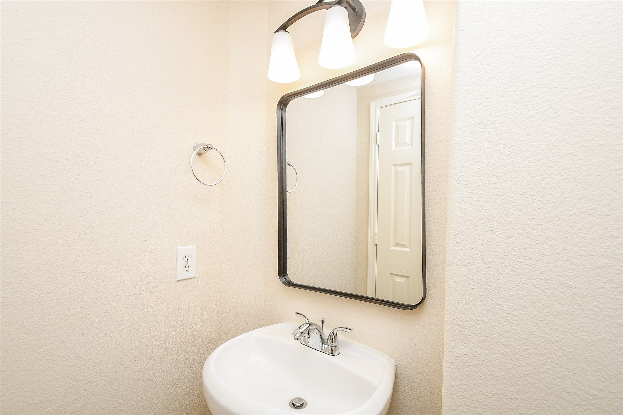 13111 Rippling Creek Lane Property Photo 46