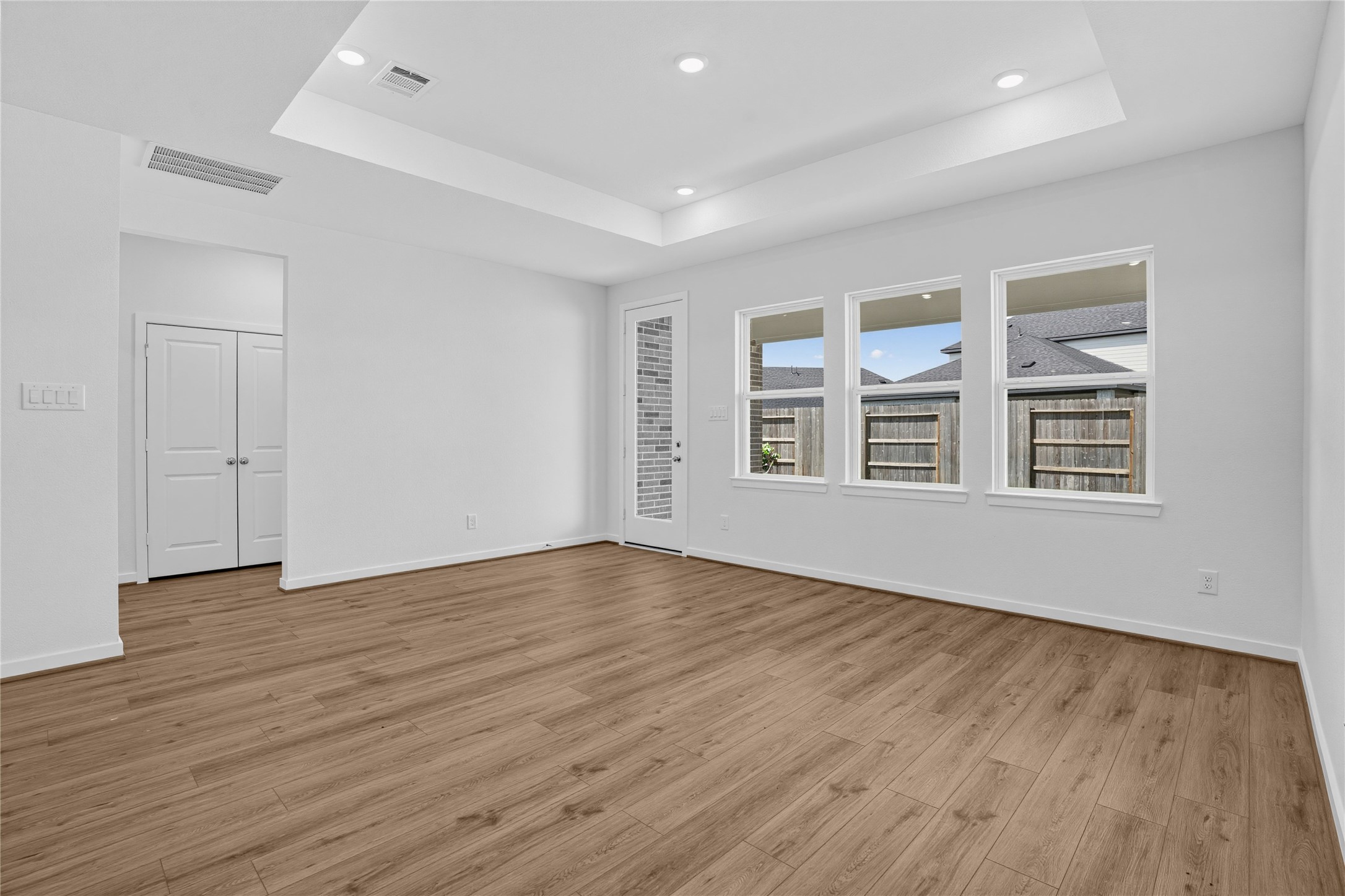 9627 Akashi Run Drive Property Photo 3