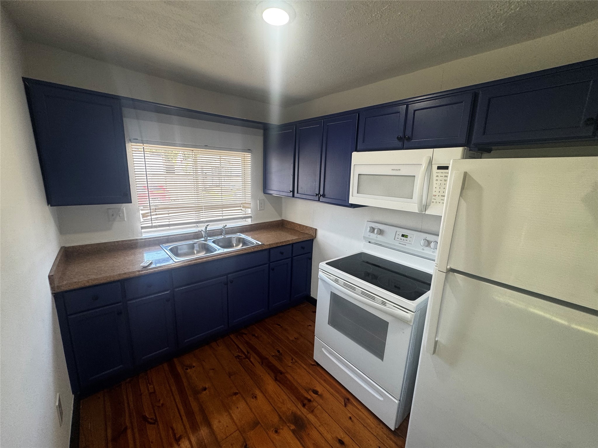 1504 Luzon Street A Property Photo 5