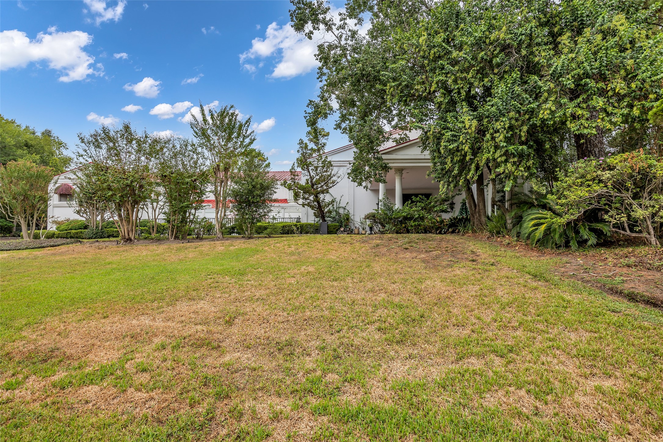 6 Farnham Park Drive Property Photo 7