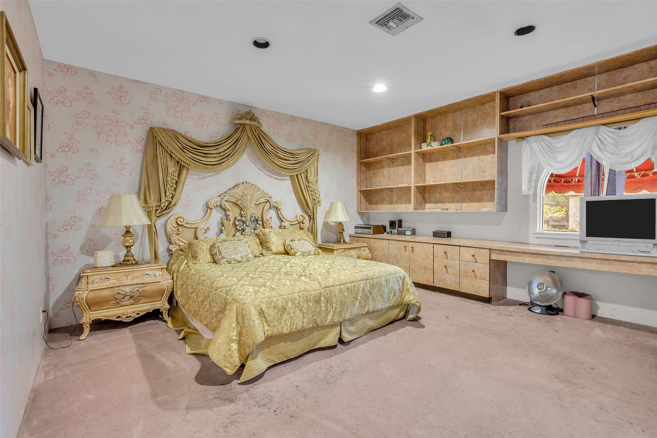 6 Farnham Park Drive Property Photo 22