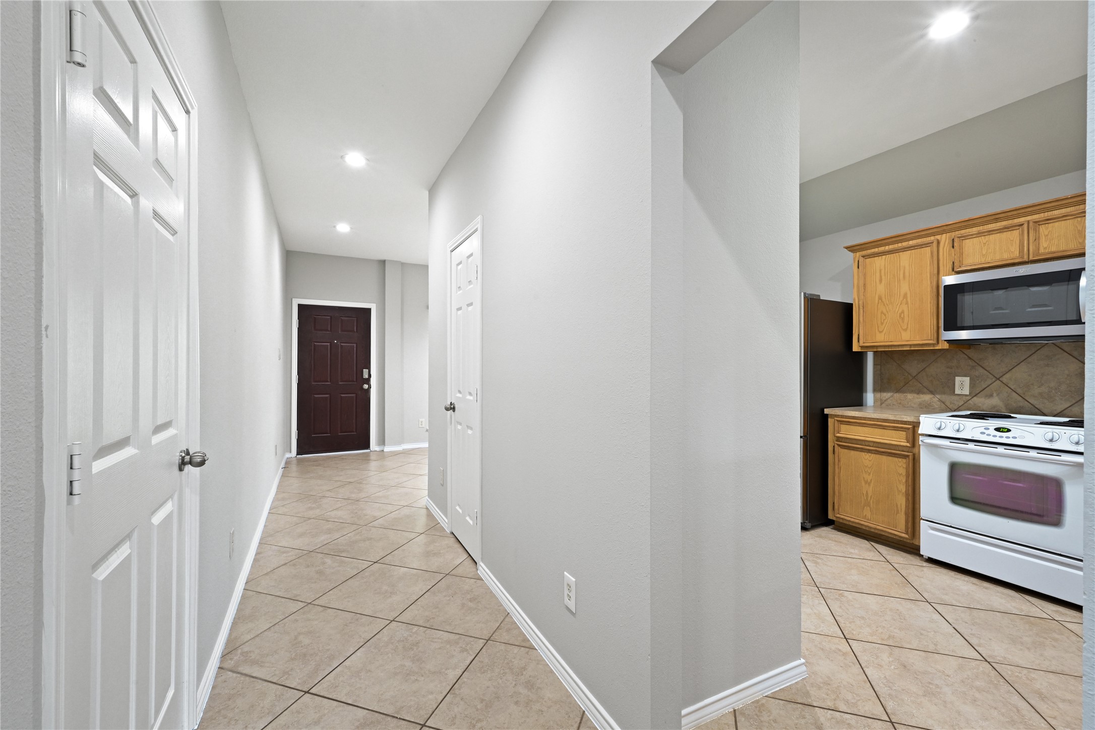 17215 Kobuk Valley Circle Property Photo 5