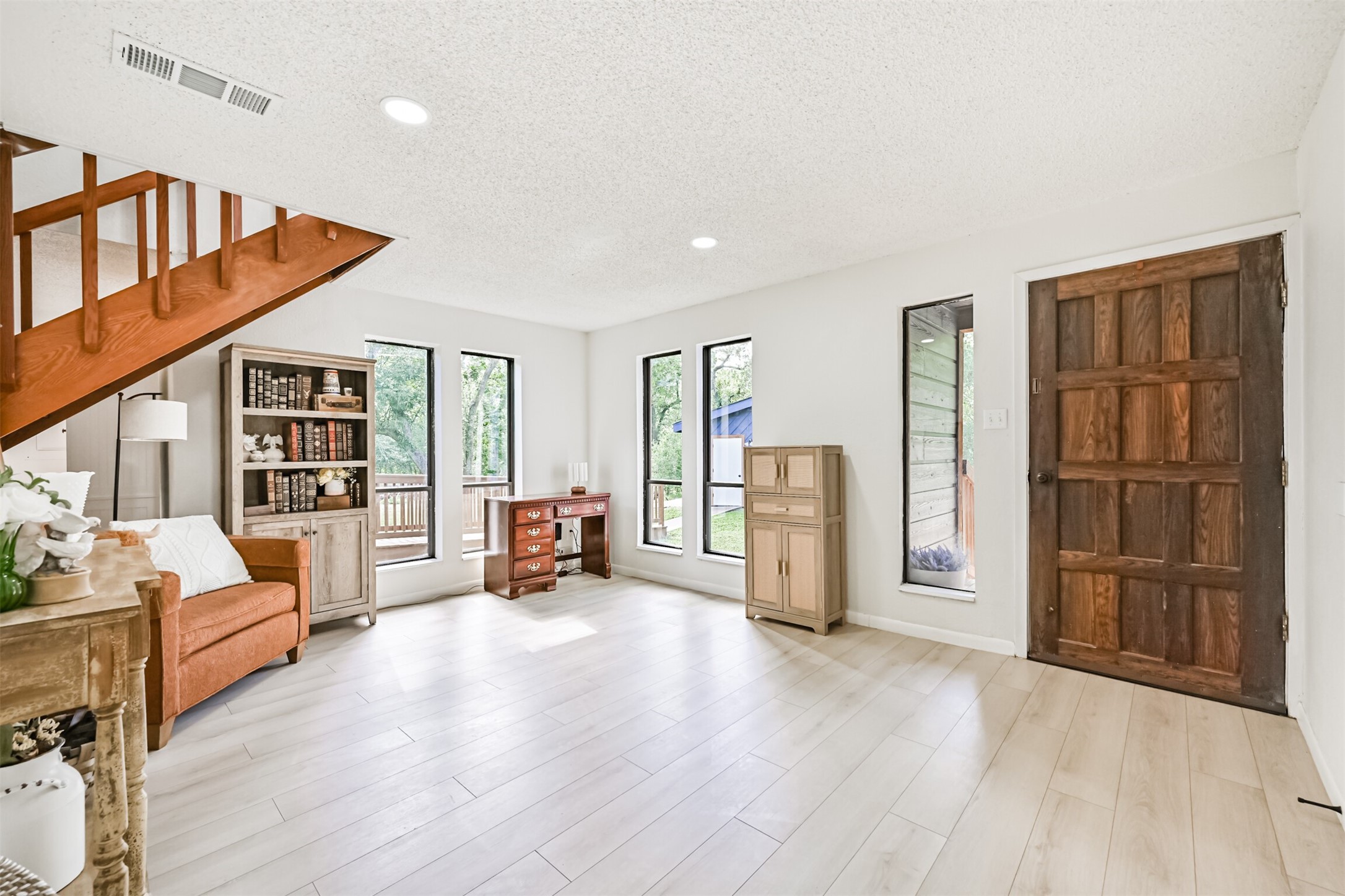 7445 Cobbs Oak Lane Property Photo 8