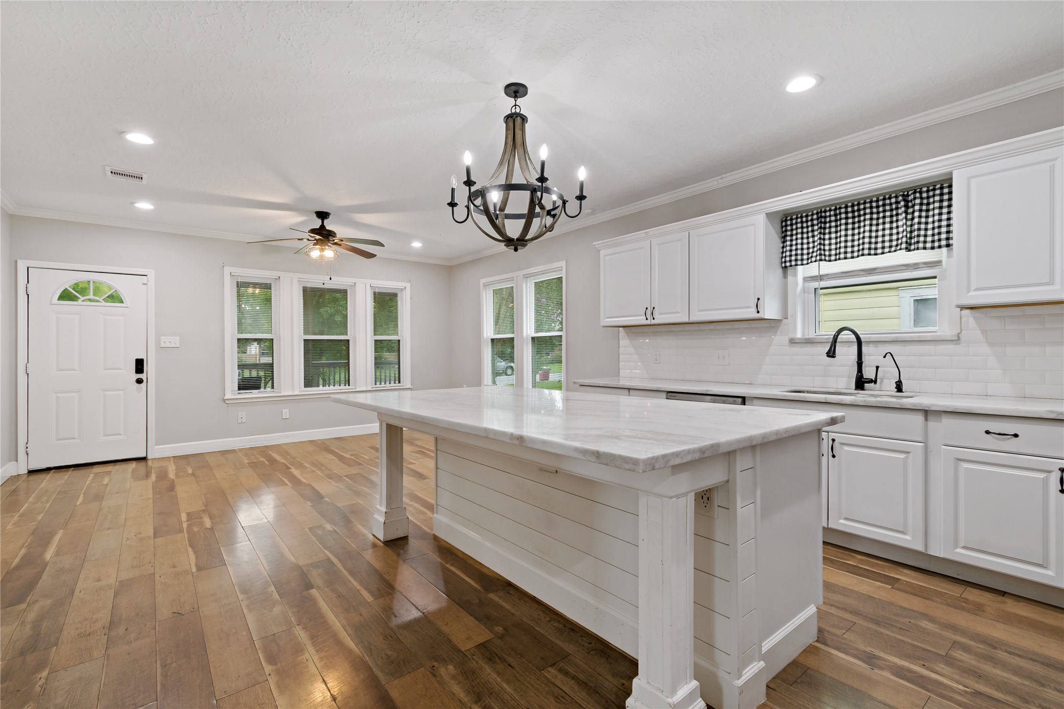 1210 W Broad Street Property Photo 12