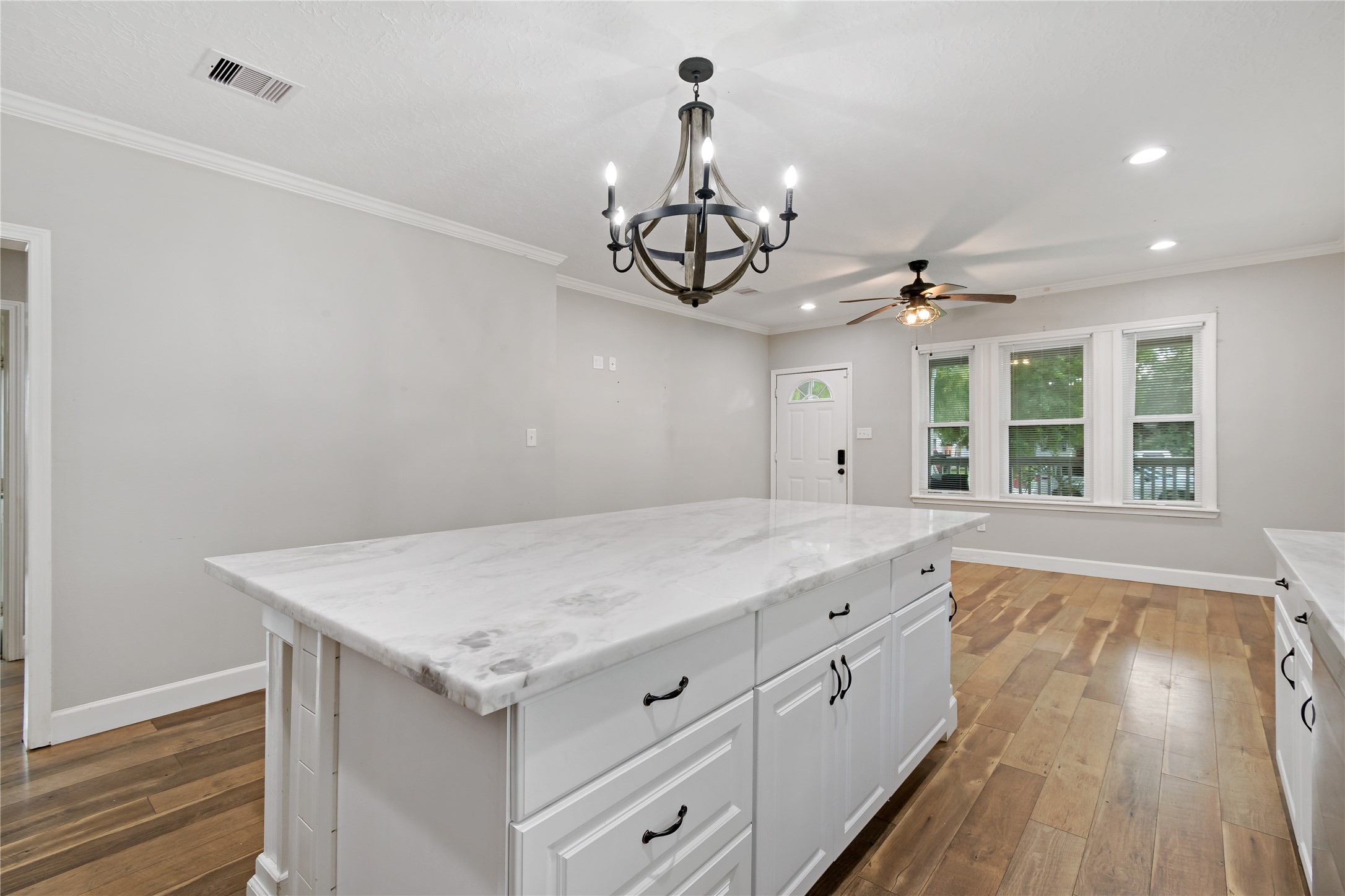 1210 W Broad Street Property Photo 14