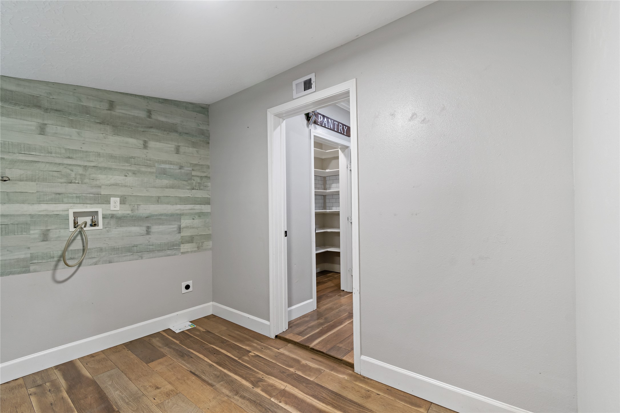 1210 W Broad Street Property Photo 19